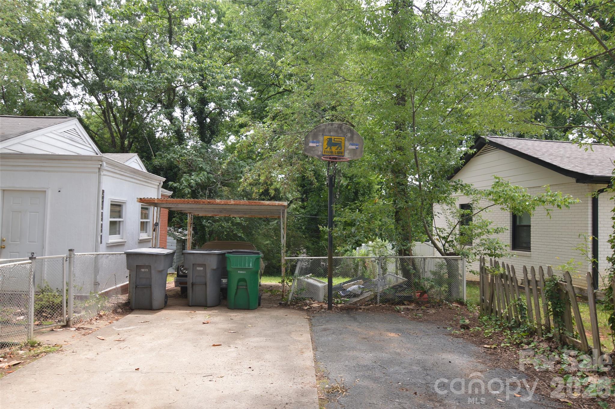 2111 Dickens Avenue — Charlotte
