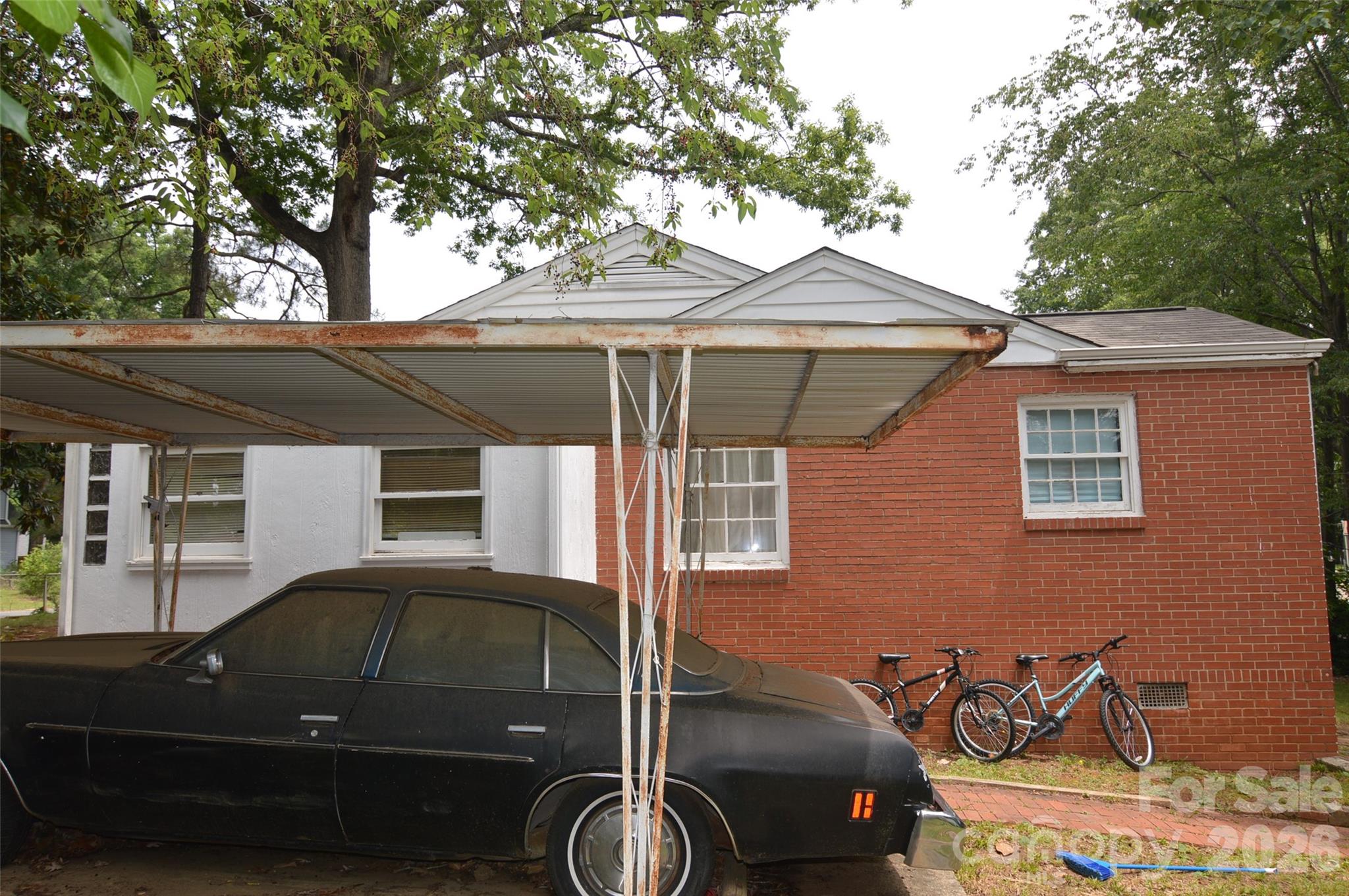 2111 Dickens Avenue — Charlotte