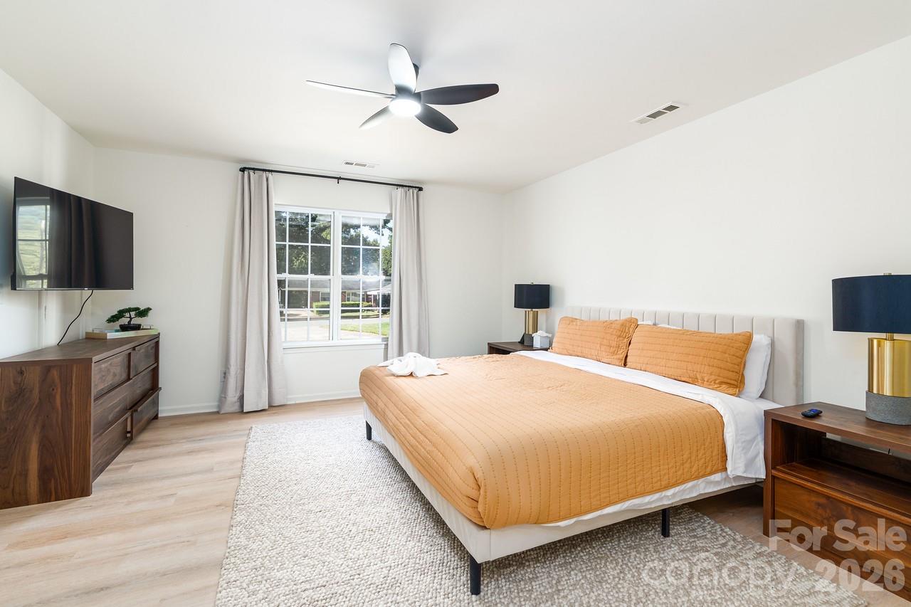 5229 Tarrywood Lane — Charlotte