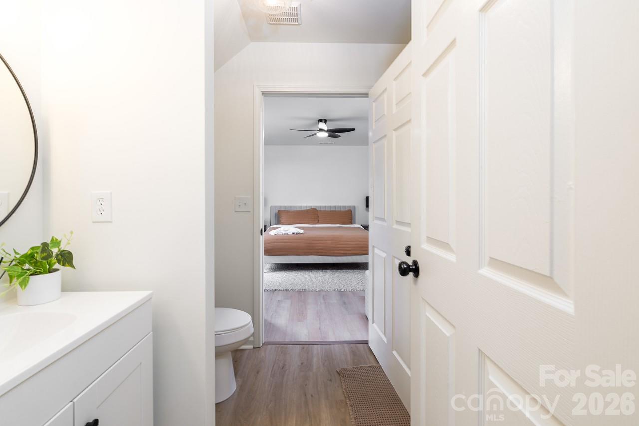 5229 Tarrywood Lane — Charlotte