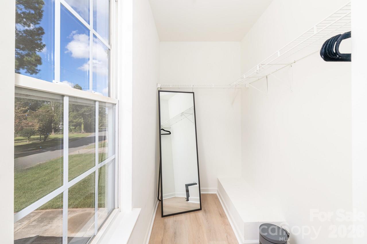 5229 Tarrywood Lane — Charlotte