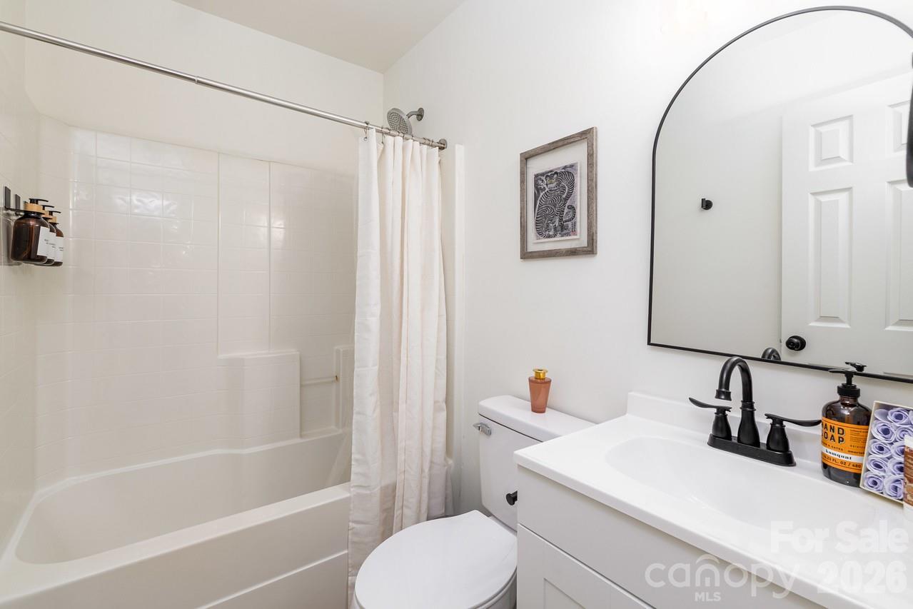 5229 Tarrywood Lane — Charlotte