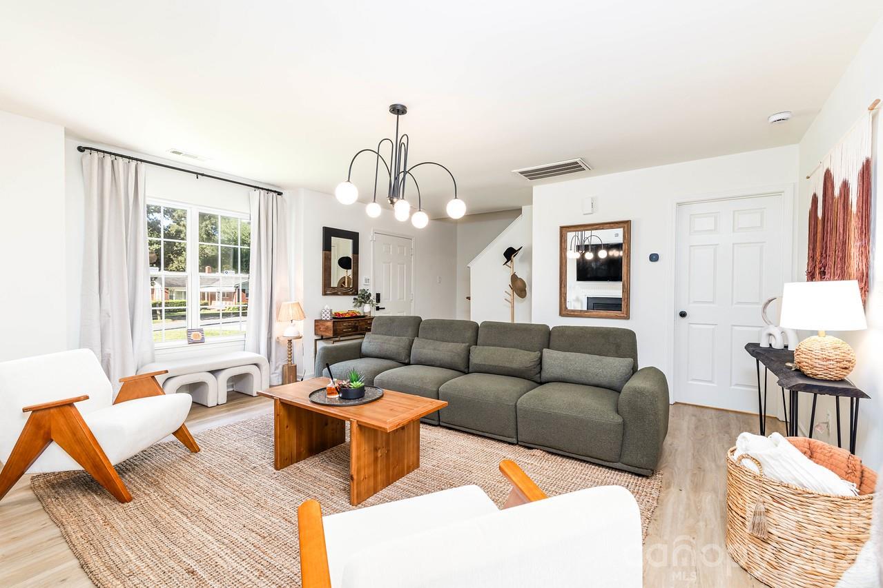 5229 Tarrywood Lane — Charlotte