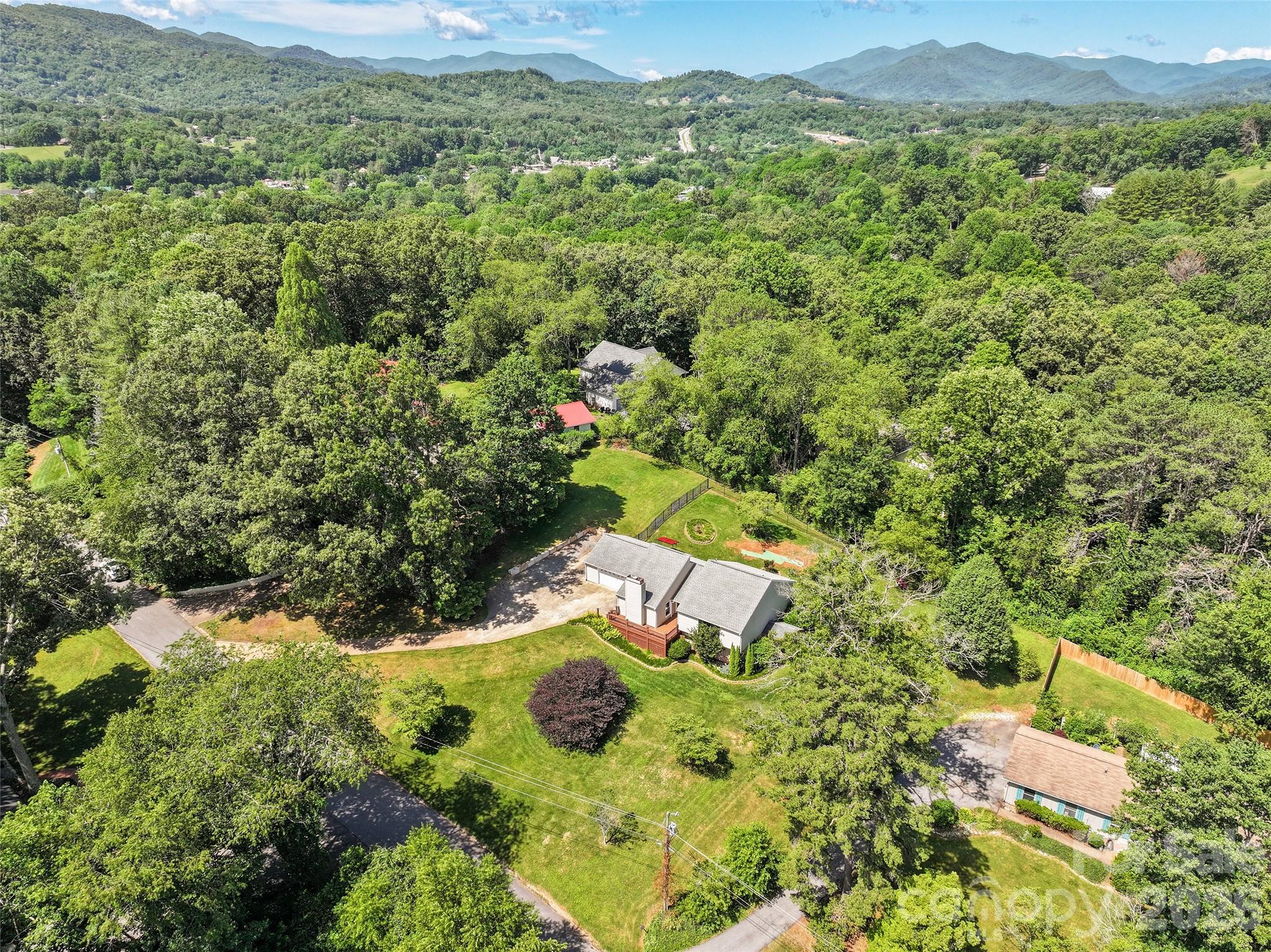 519 Nellie John Drive — Clyde