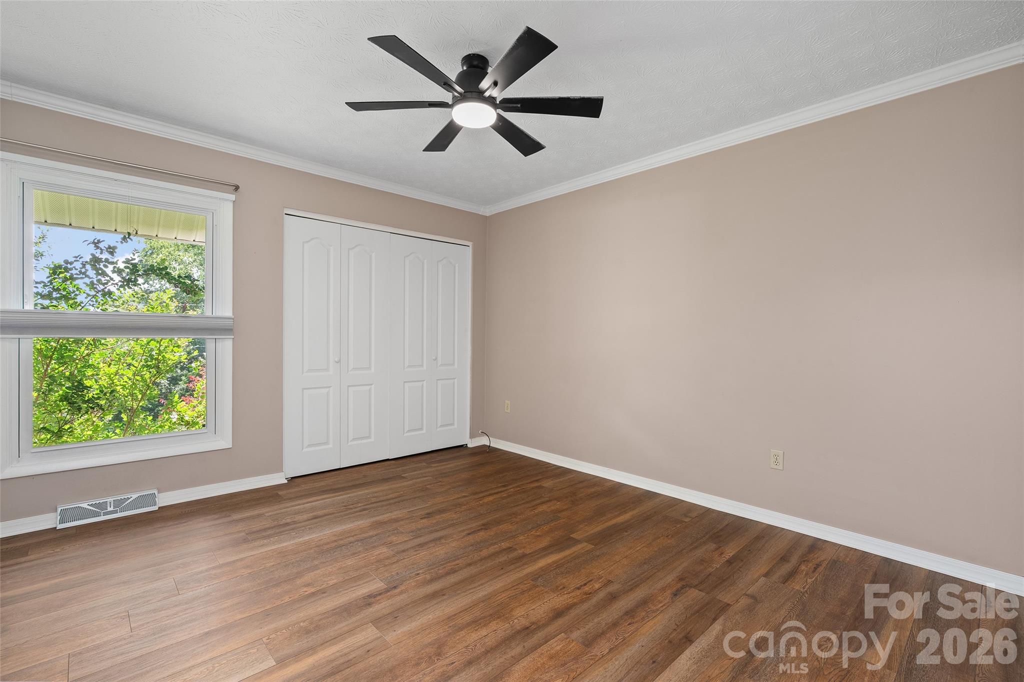 519 Nellie John Drive — Clyde