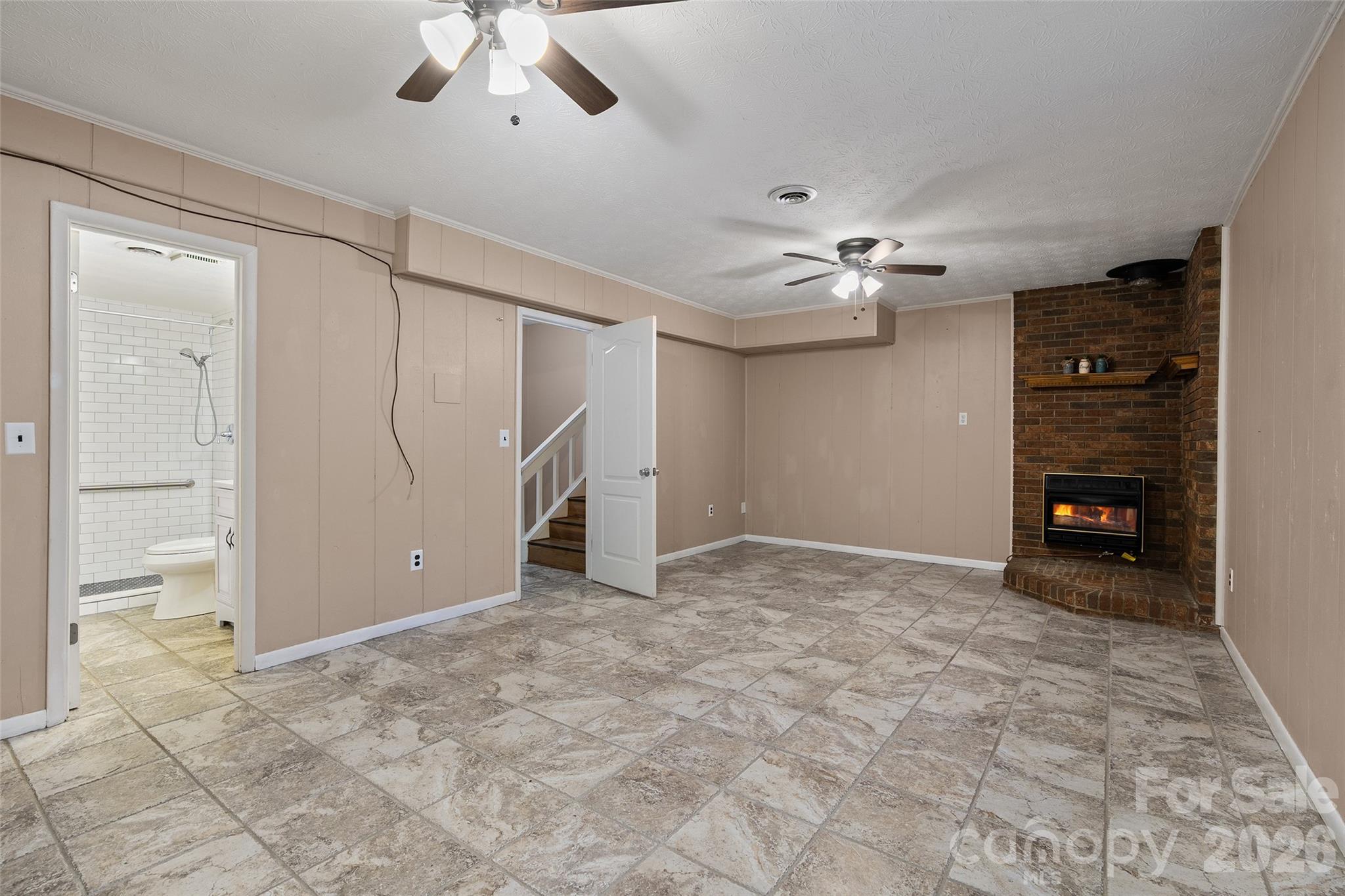 519 Nellie John Drive — Clyde