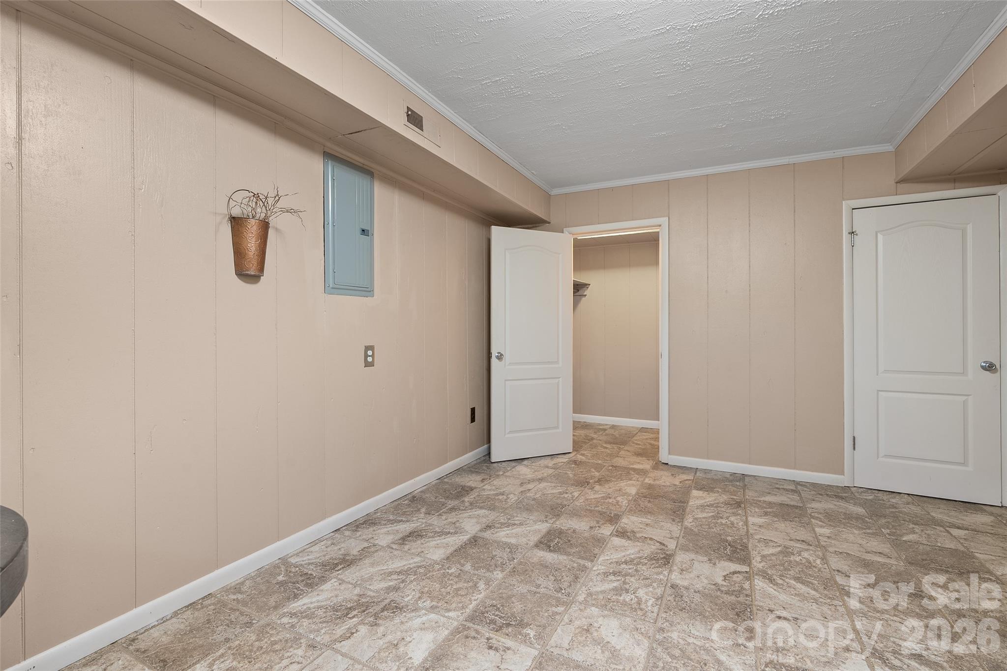 519 Nellie John Drive — Clyde