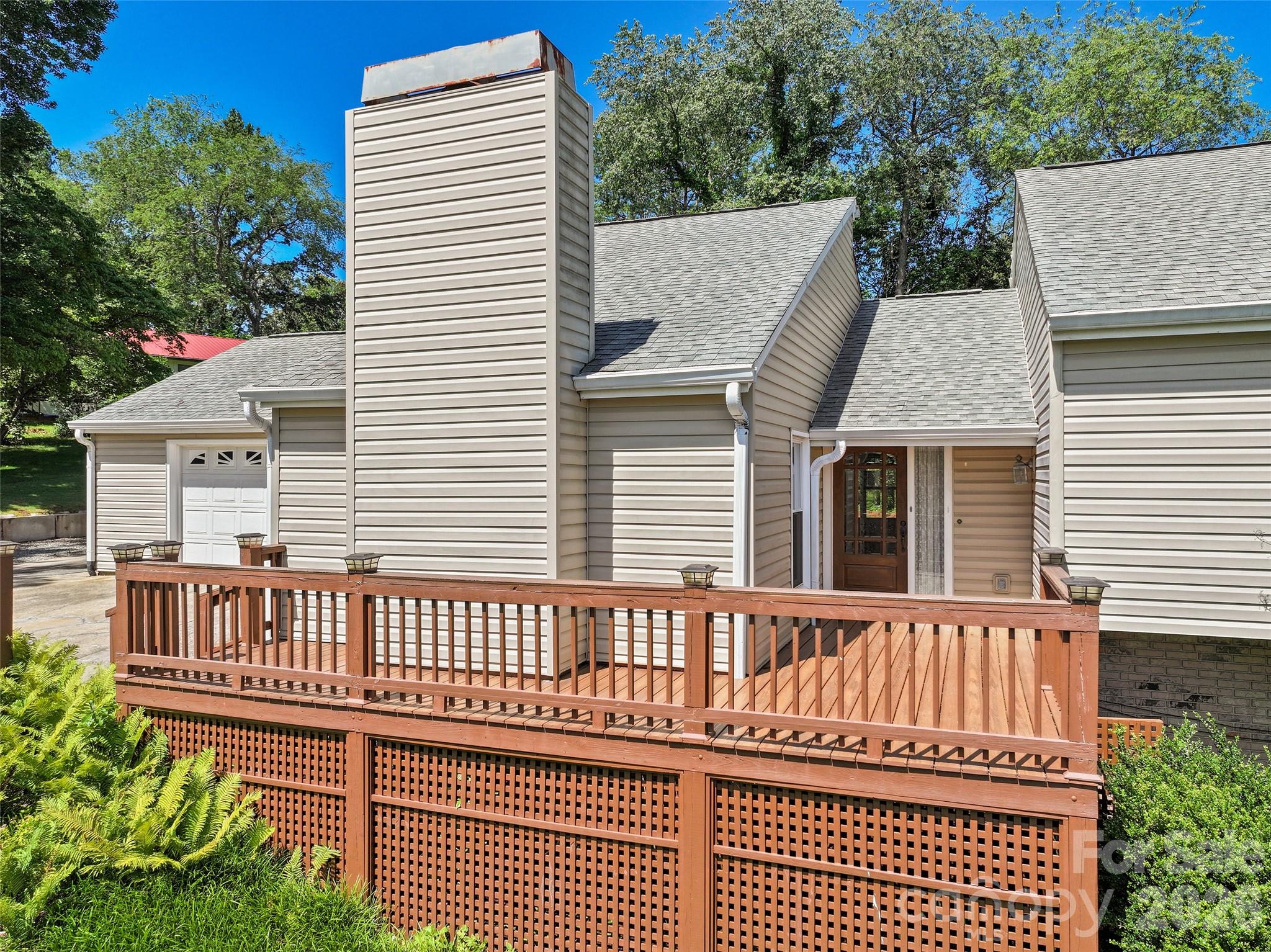 519 Nellie John Drive — Clyde