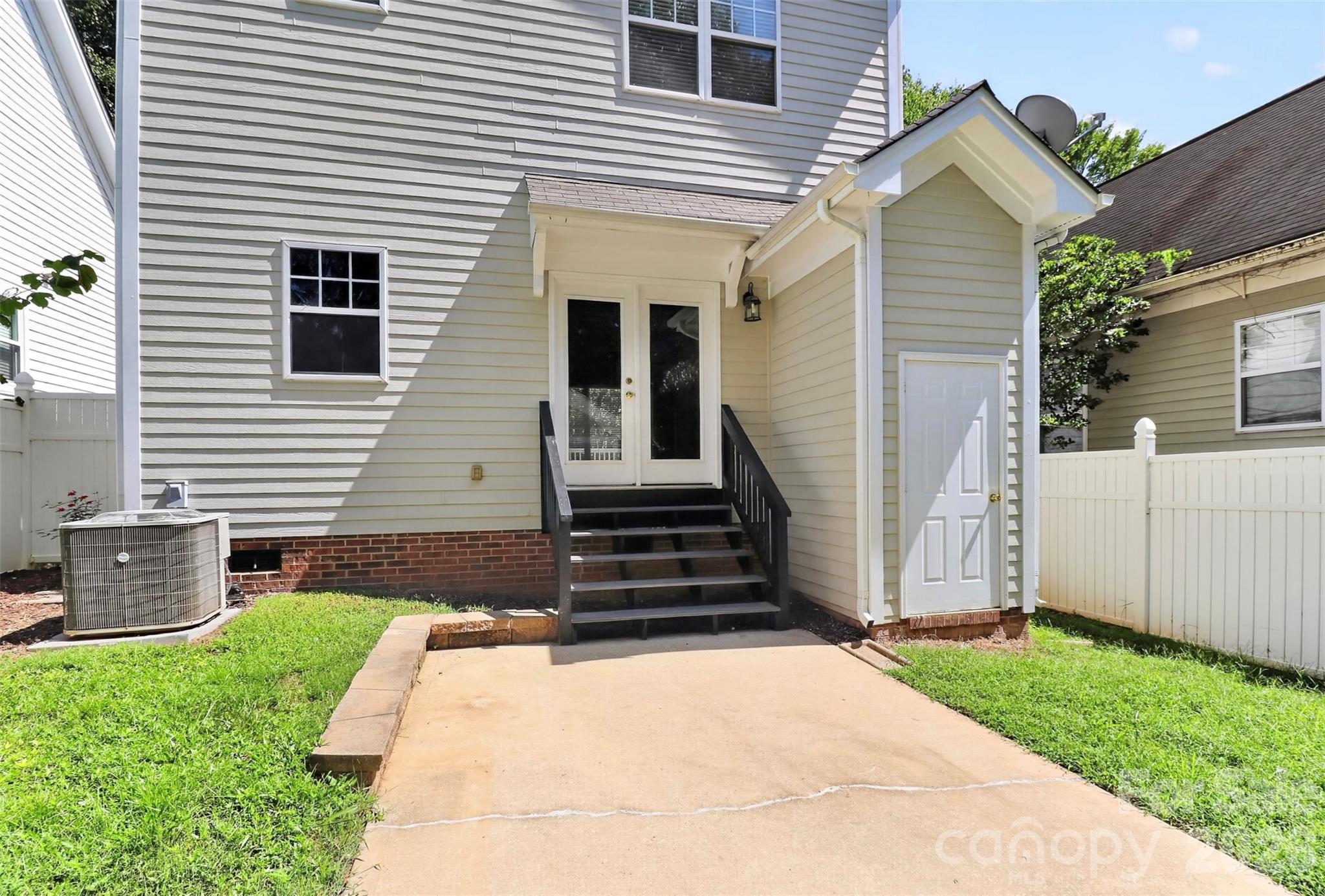 13019 West Douglas Park Drive — Huntersville