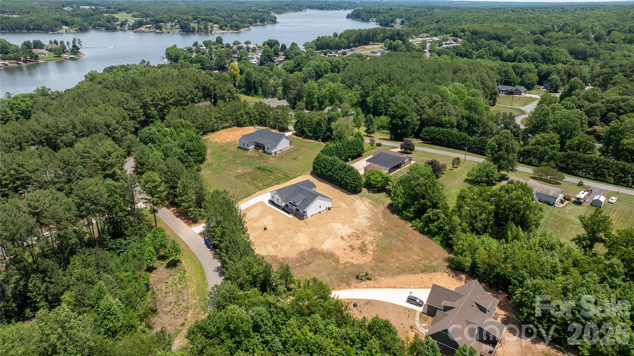 1265 Misty Lane — Hickory
