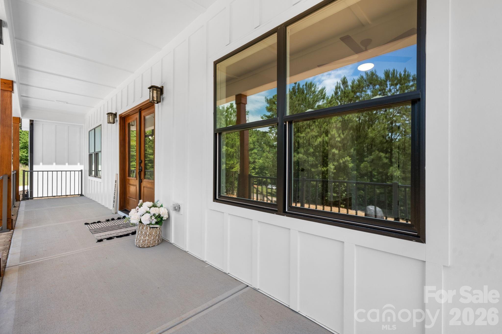 1265 Misty Lane — Hickory