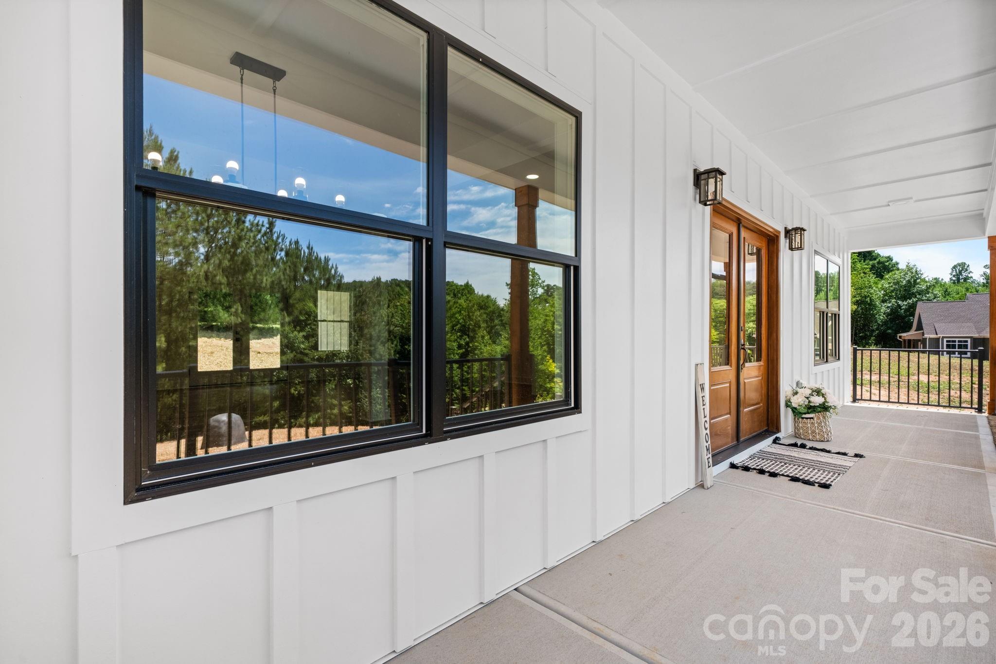 1265 Misty Lane — Hickory