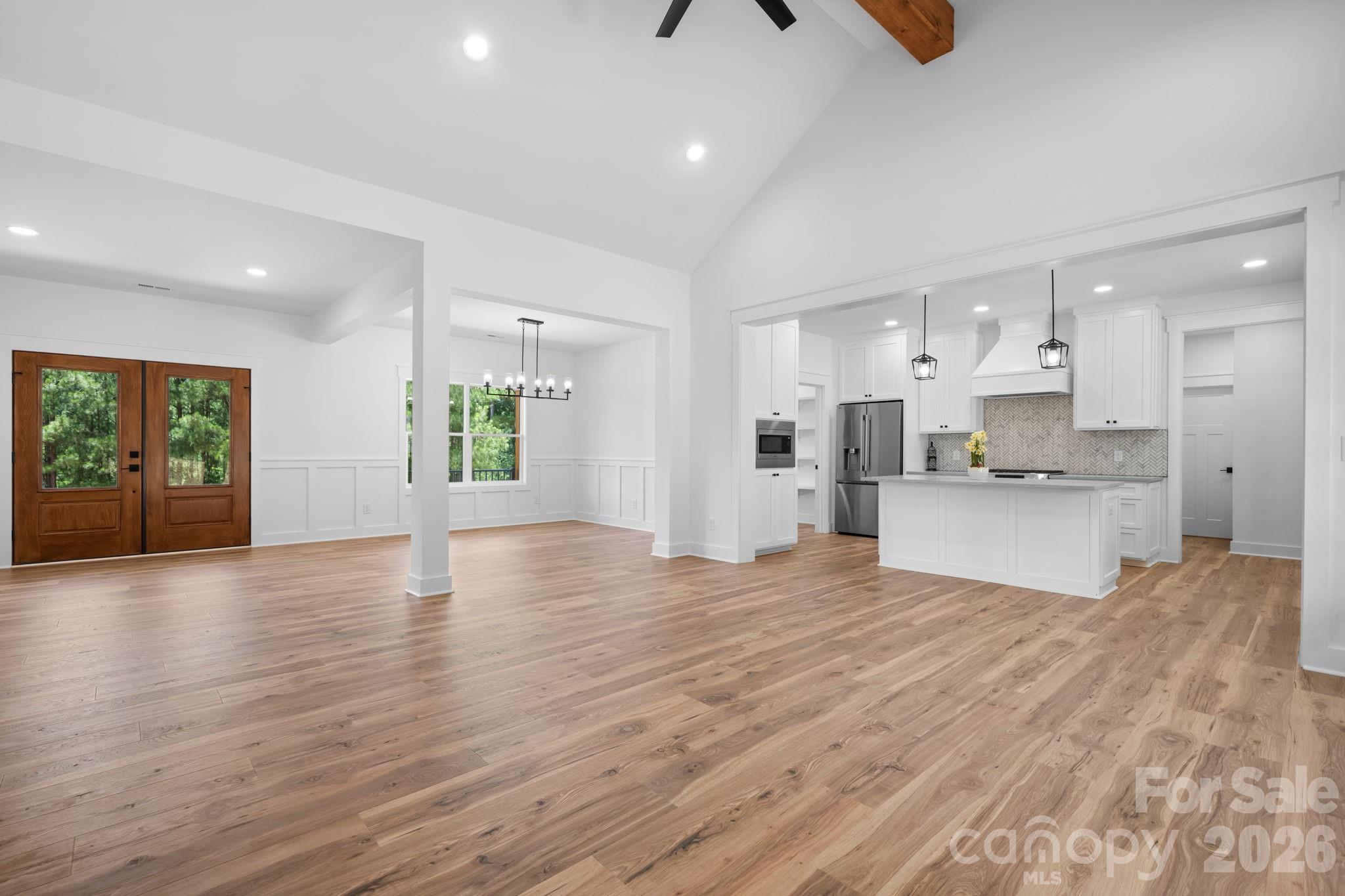 1265 Misty Lane — Hickory