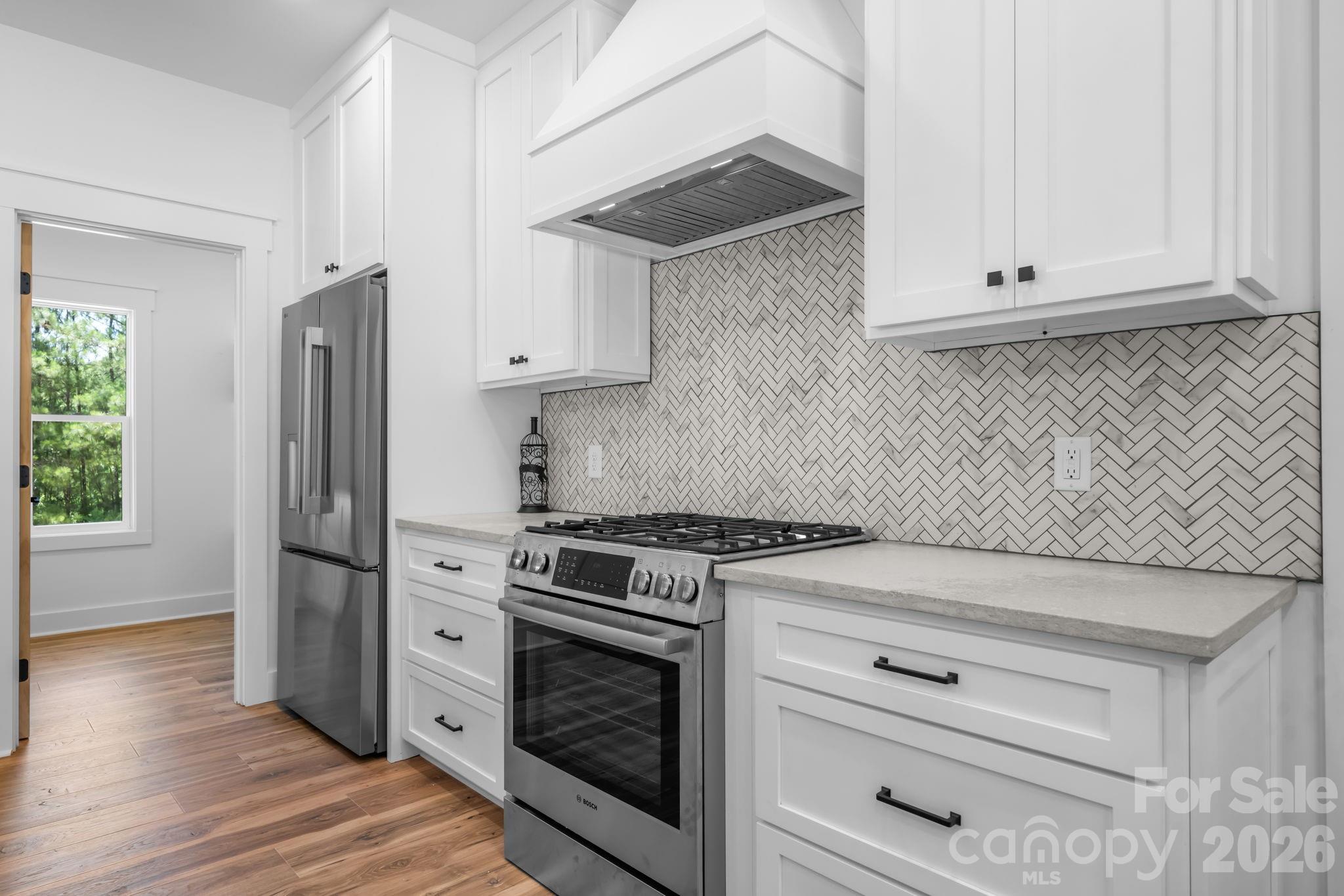 1265 Misty Lane — Hickory