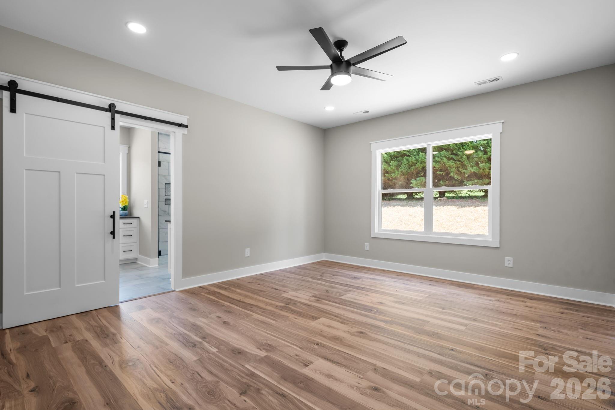 1265 Misty Lane — Hickory
