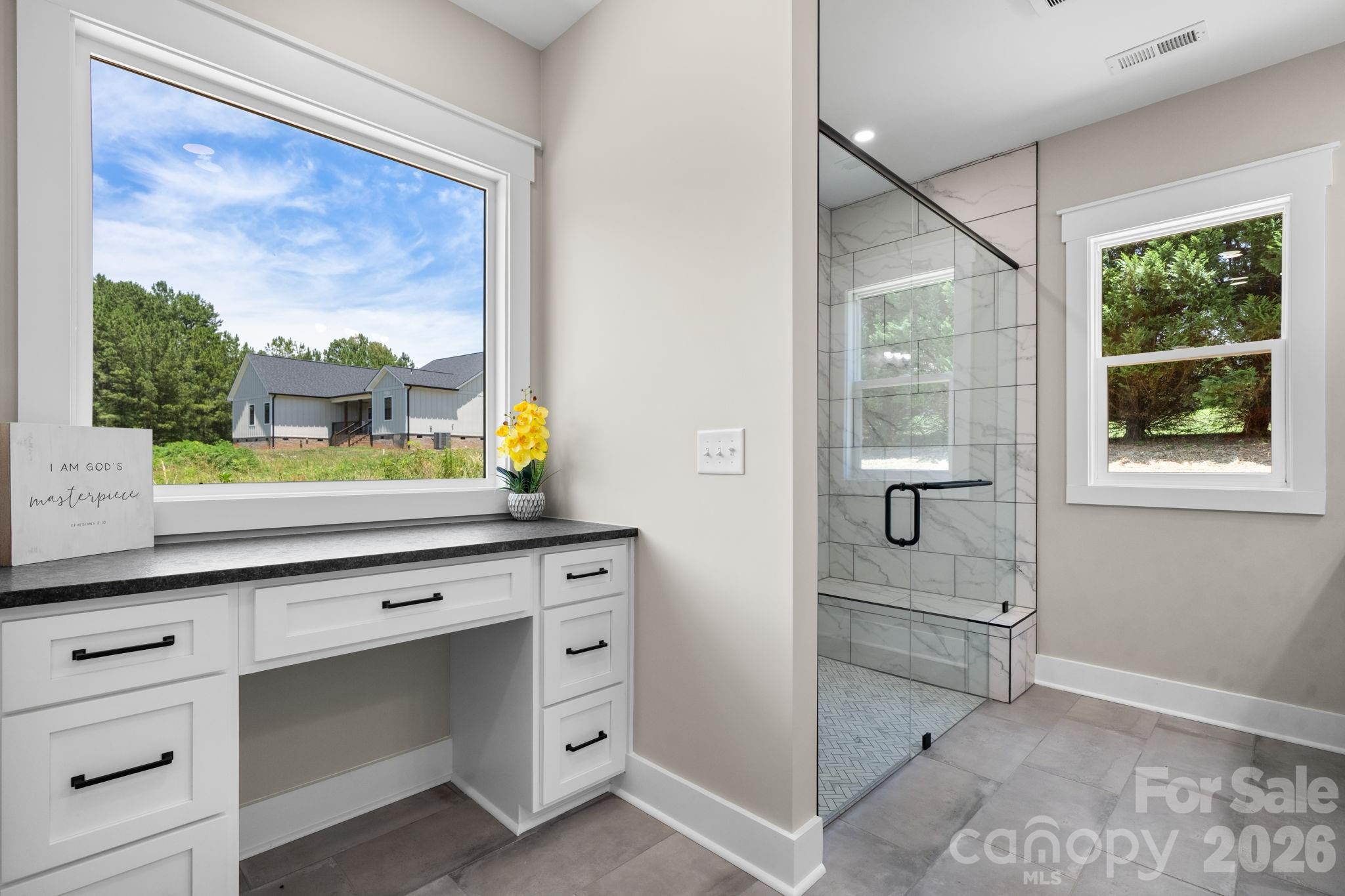 1265 Misty Lane — Hickory