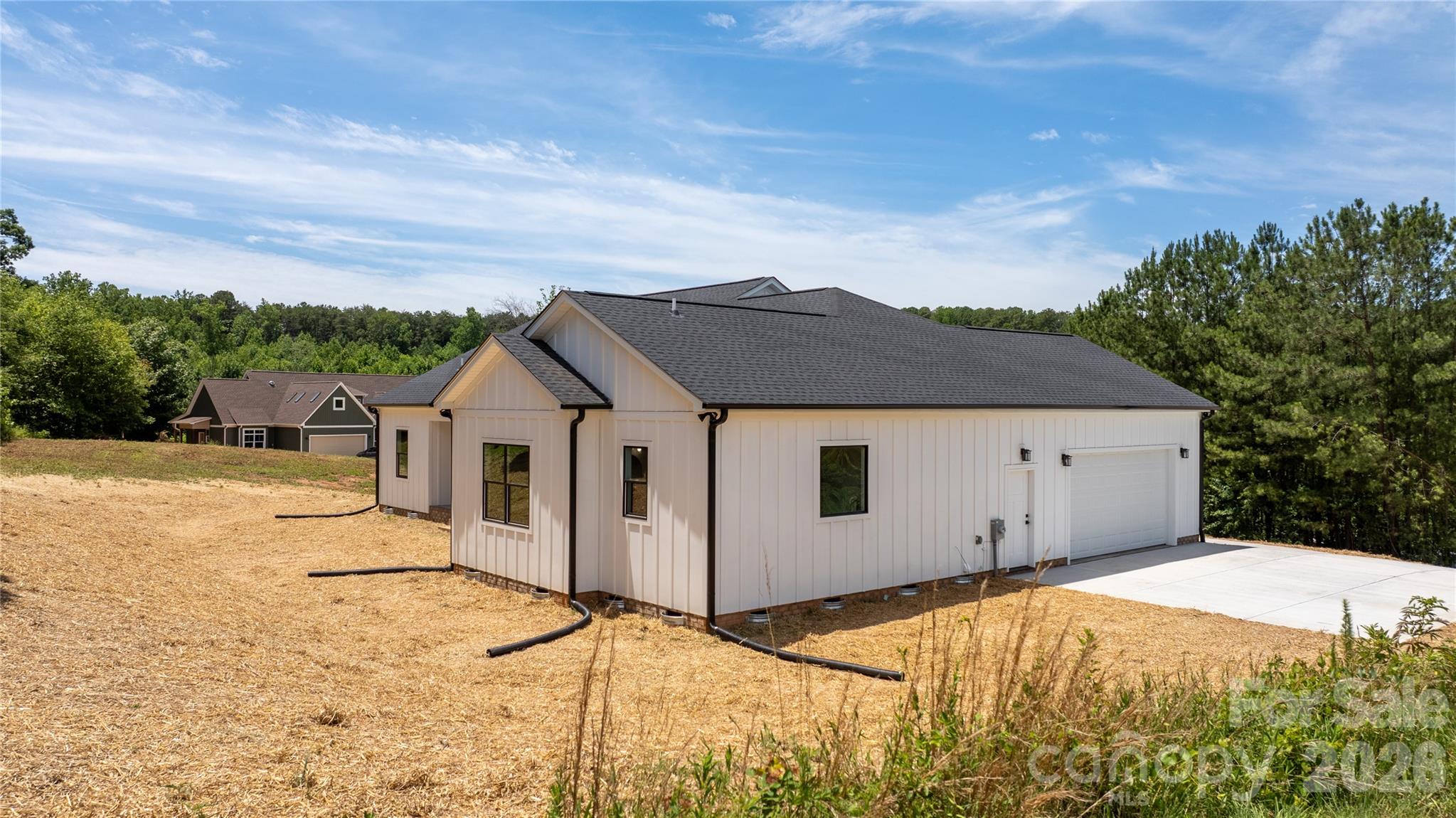 1265 Misty Lane — Hickory