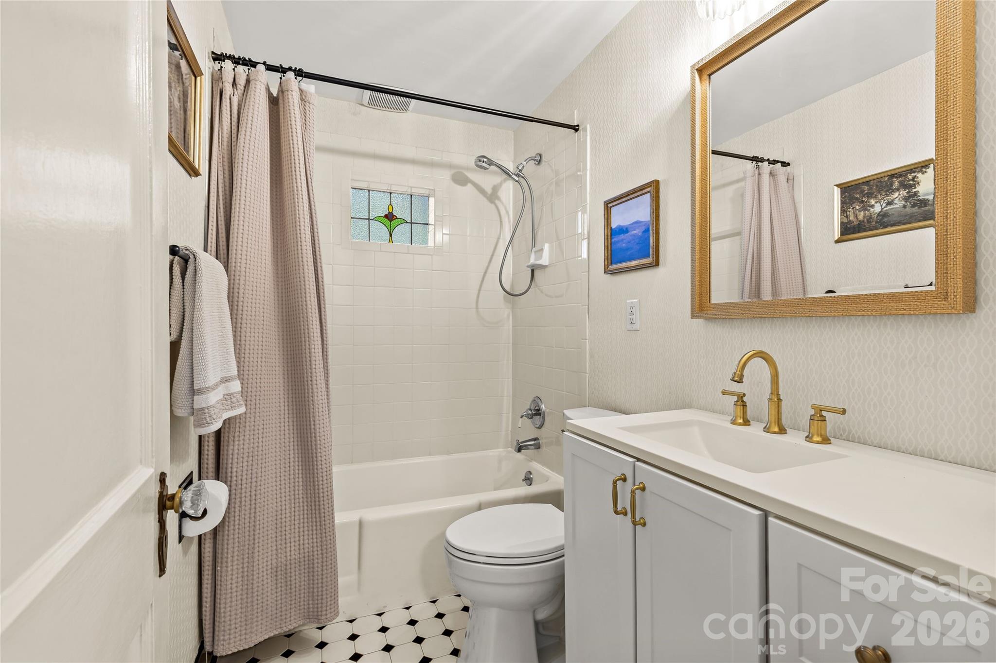 1505 E Worthington Avenue — Charlotte