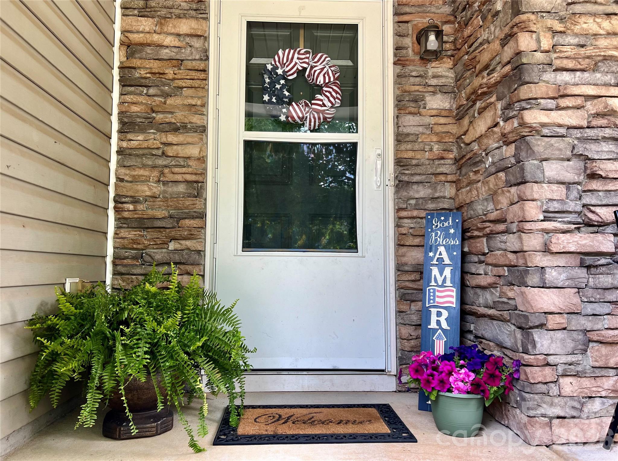 2717 Markham Woods Court — Charlotte