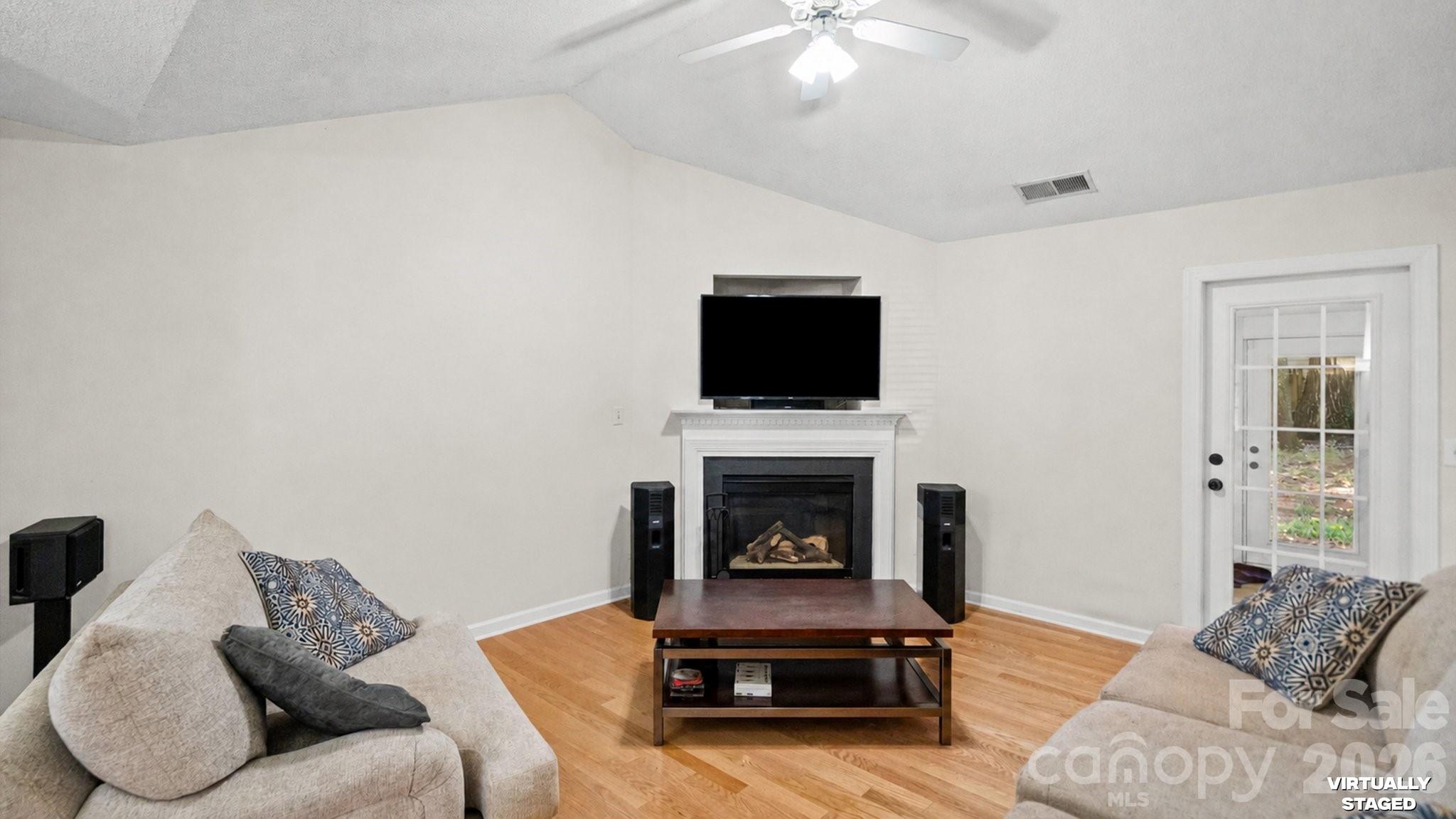 5050 Gibbons Link Road — Charlotte