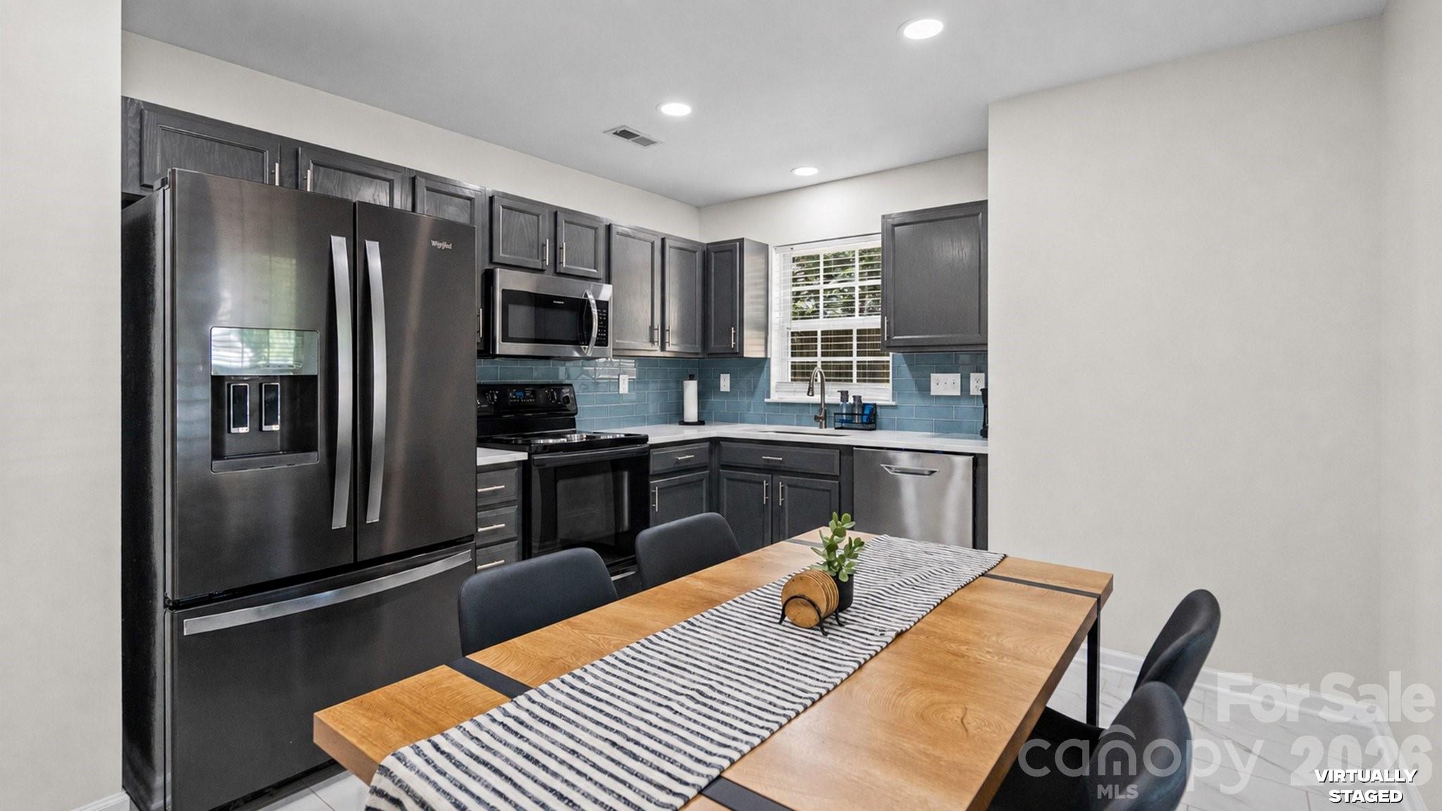 5050 Gibbons Link Road — Charlotte