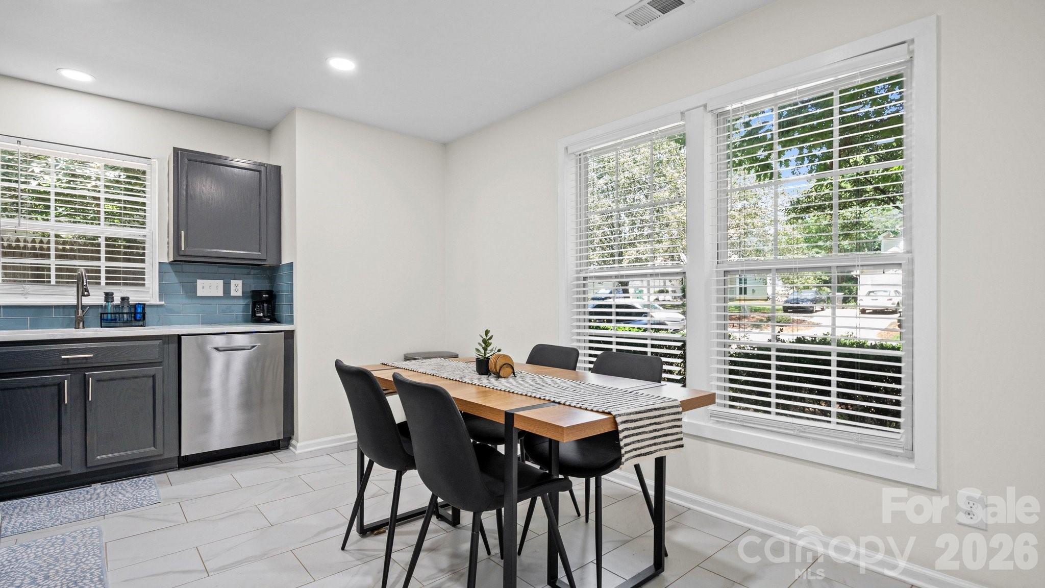 5050 Gibbons Link Road — Charlotte