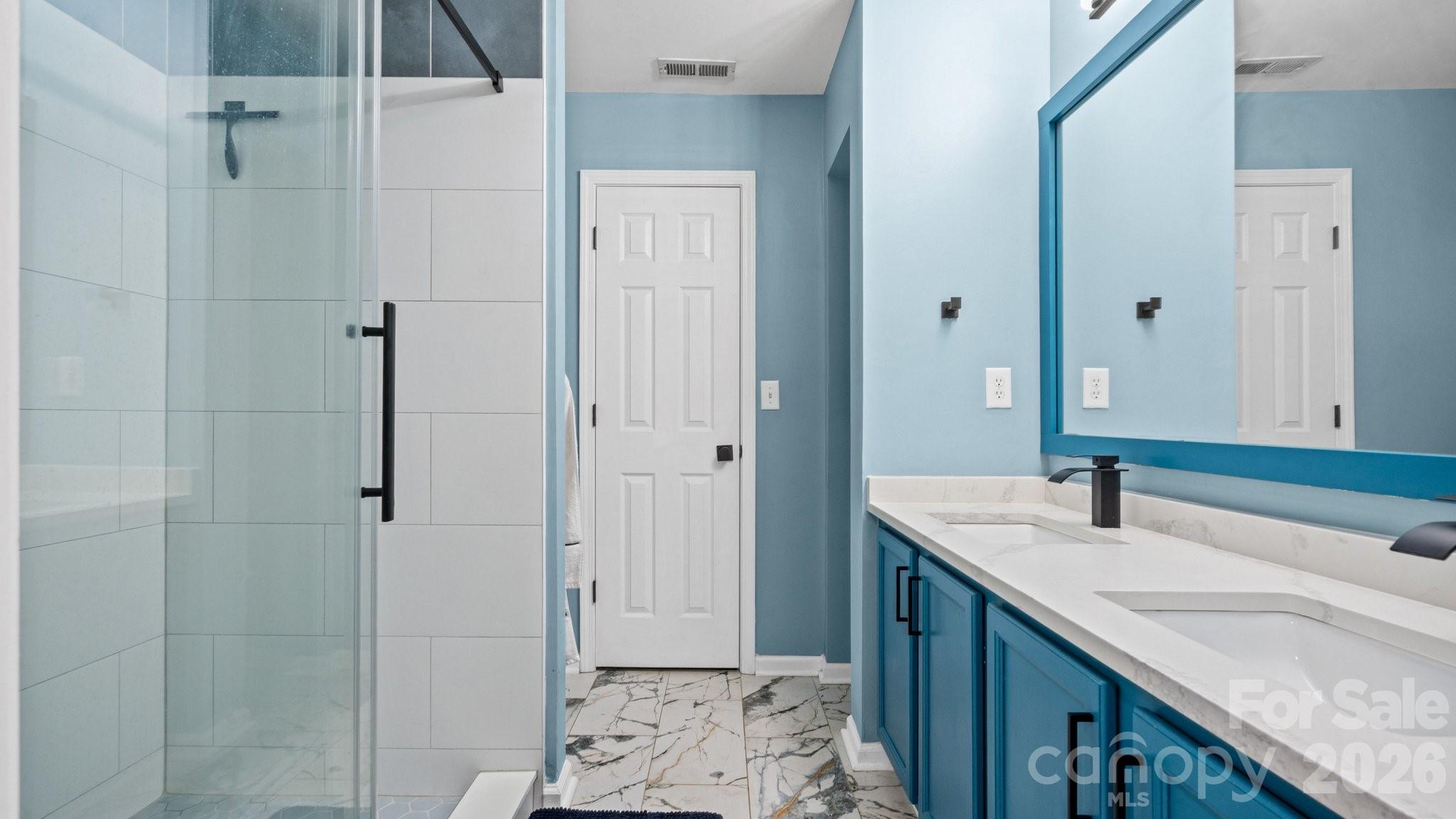 5050 Gibbons Link Road — Charlotte