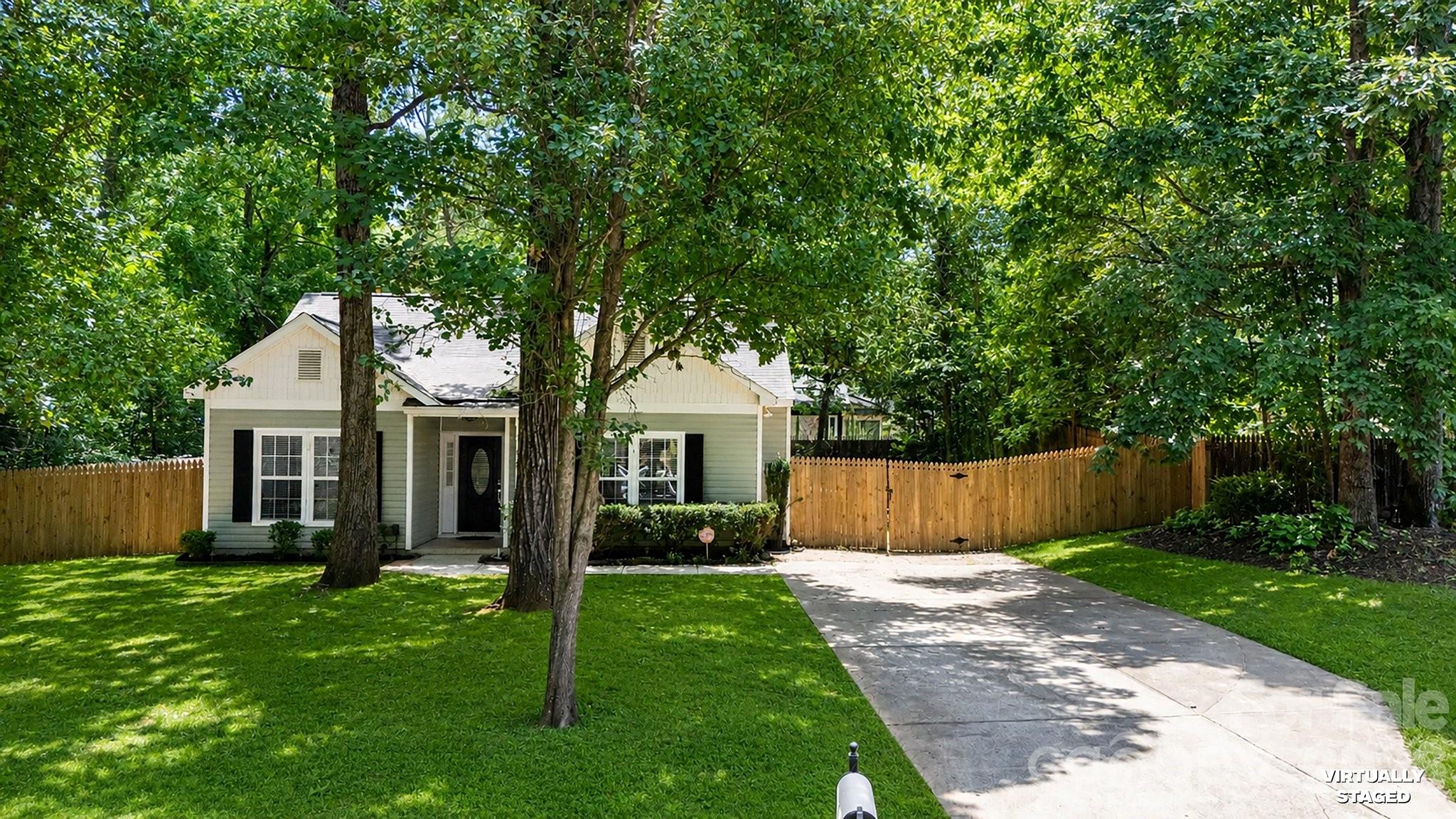5050 Gibbons Link Road — Charlotte