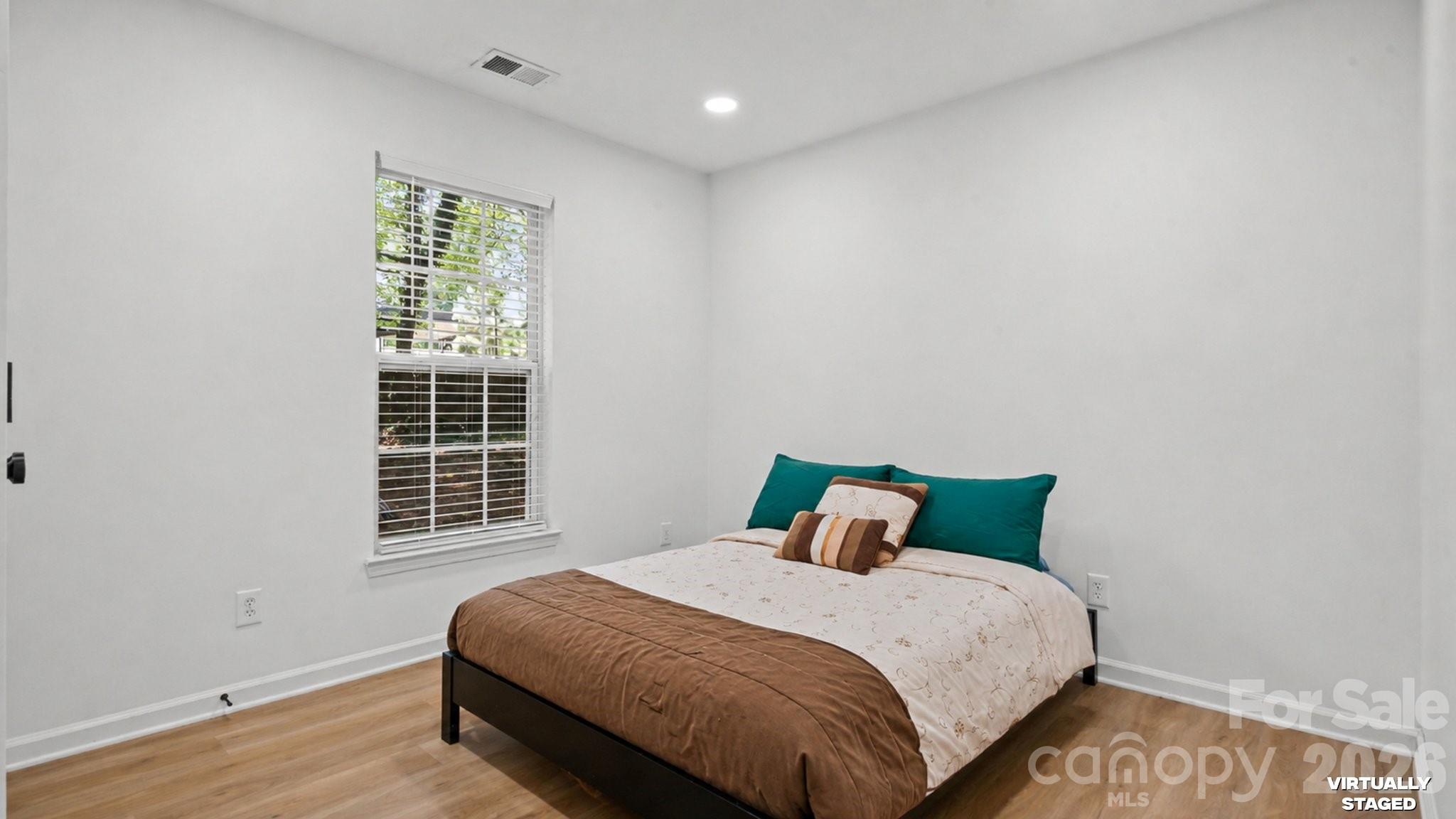 5050 Gibbons Link Road — Charlotte