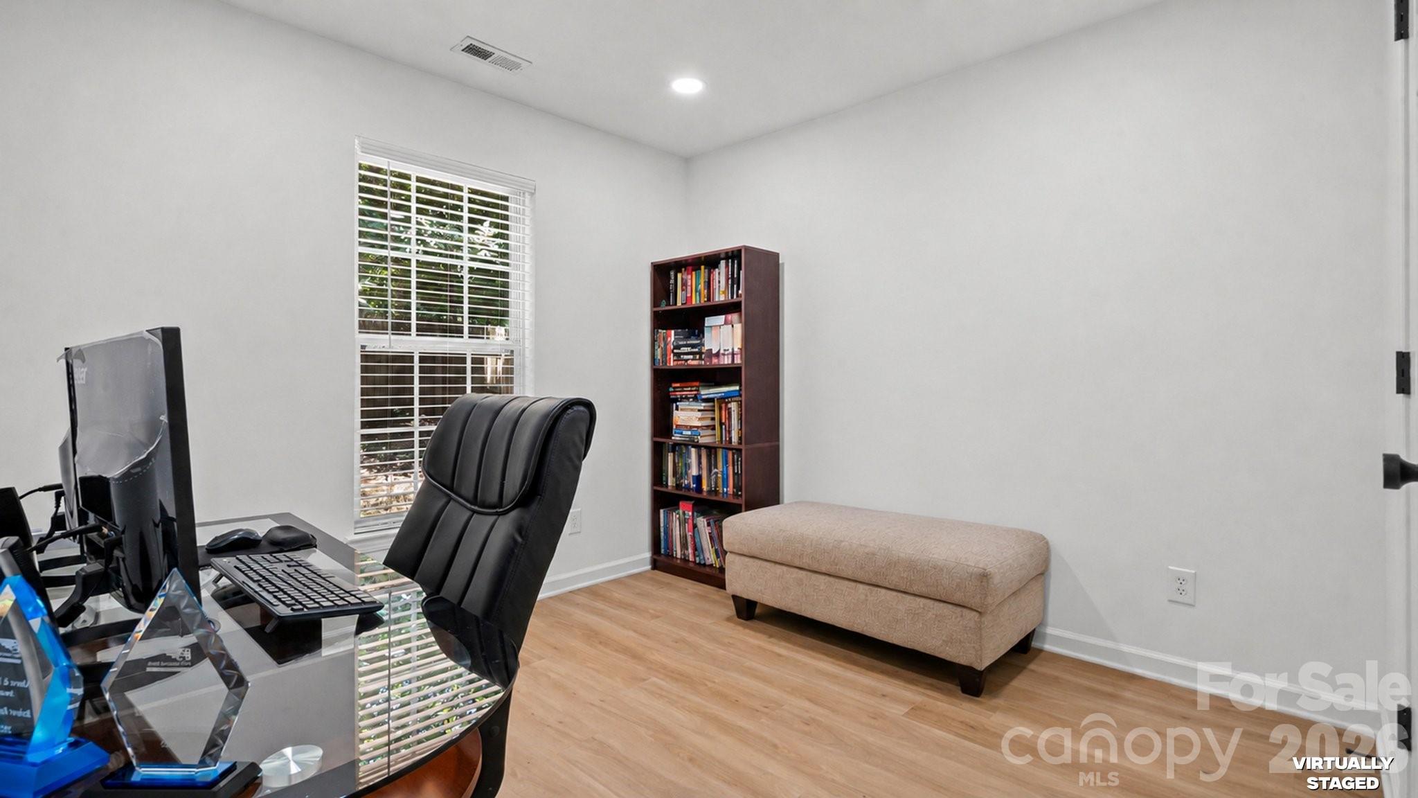 5050 Gibbons Link Road — Charlotte