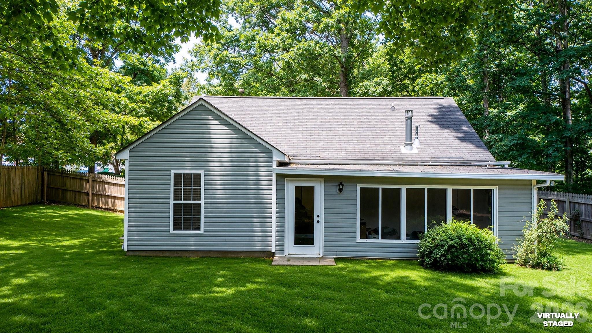 5050 Gibbons Link Road — Charlotte