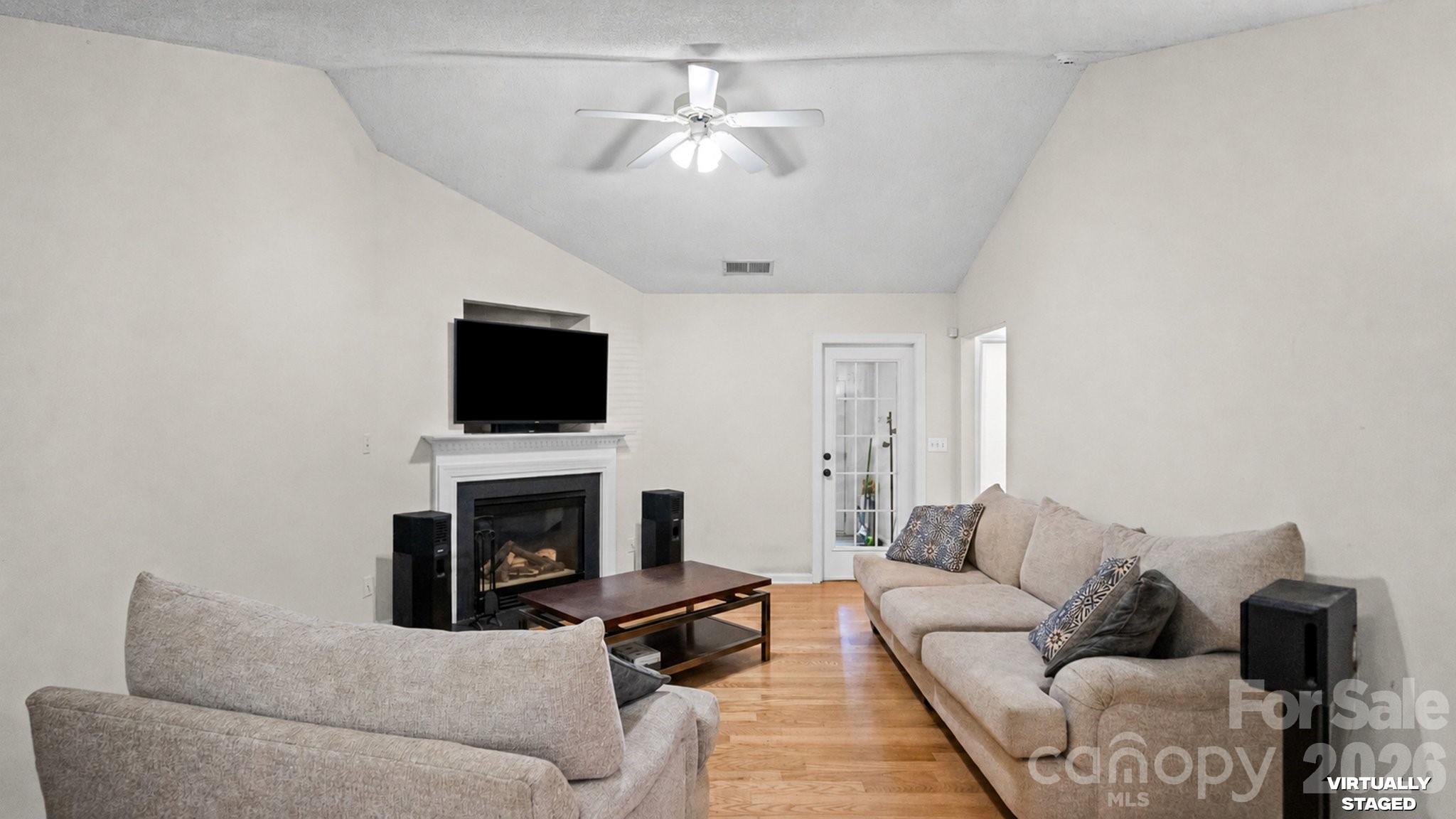 5050 Gibbons Link Road — Charlotte