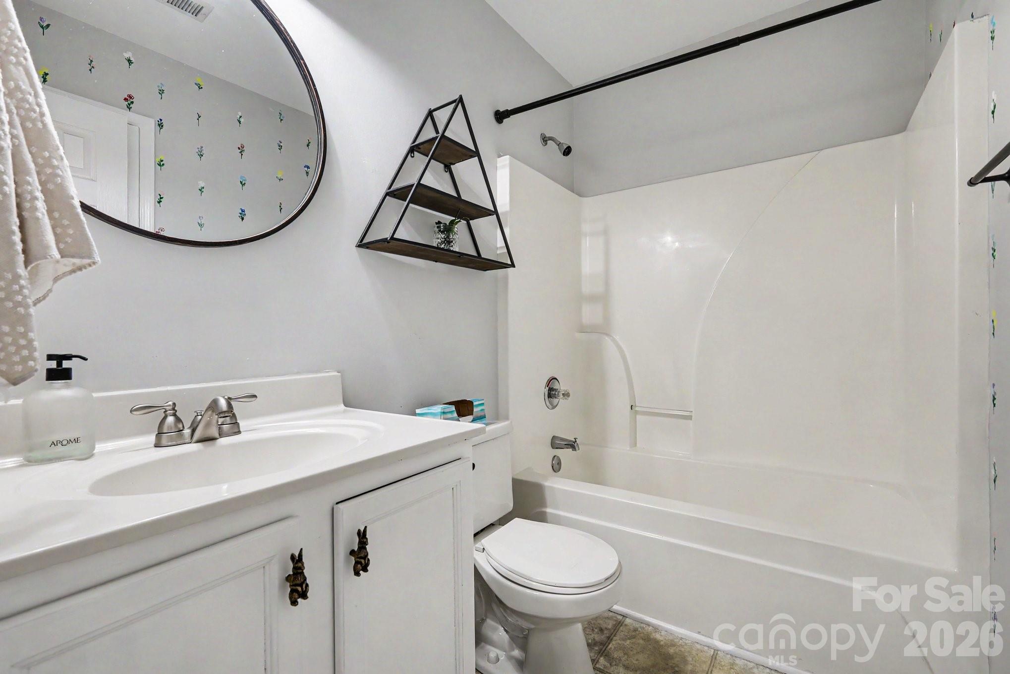 116 Julia Street — Mount Holly