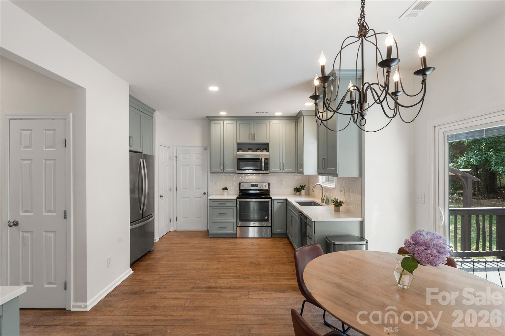 12002 Harmon Lane — Pineville