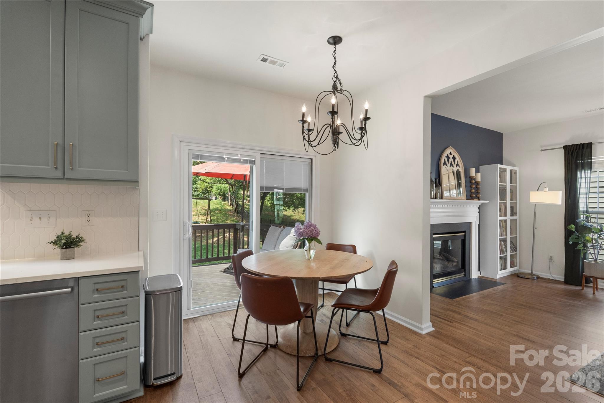 12002 Harmon Lane — Pineville