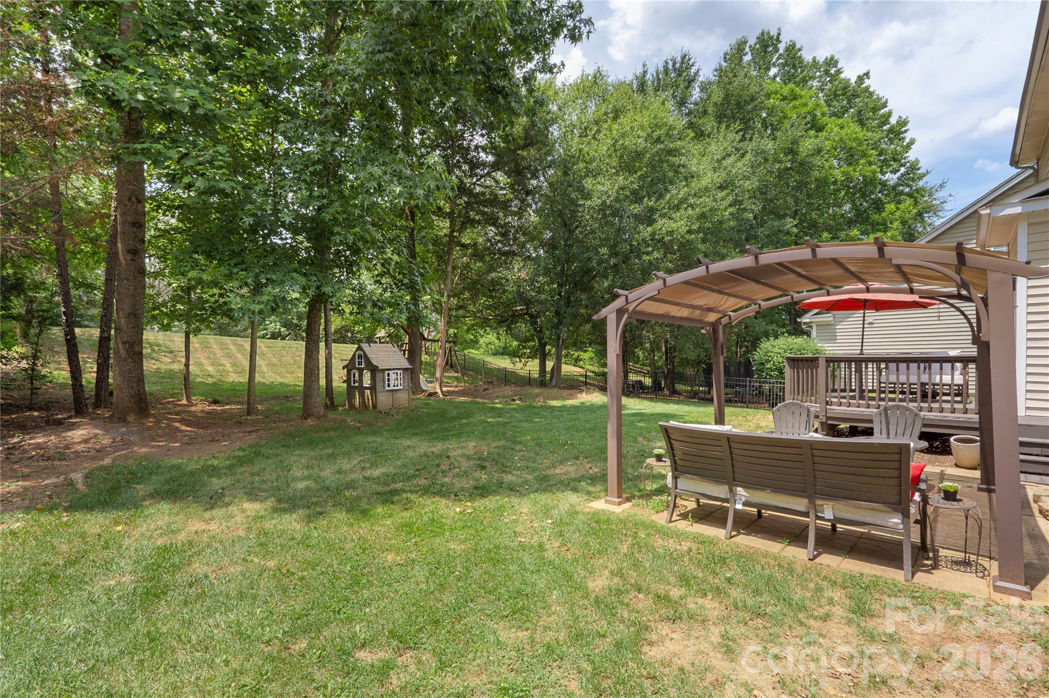 12002 Harmon Lane — Pineville