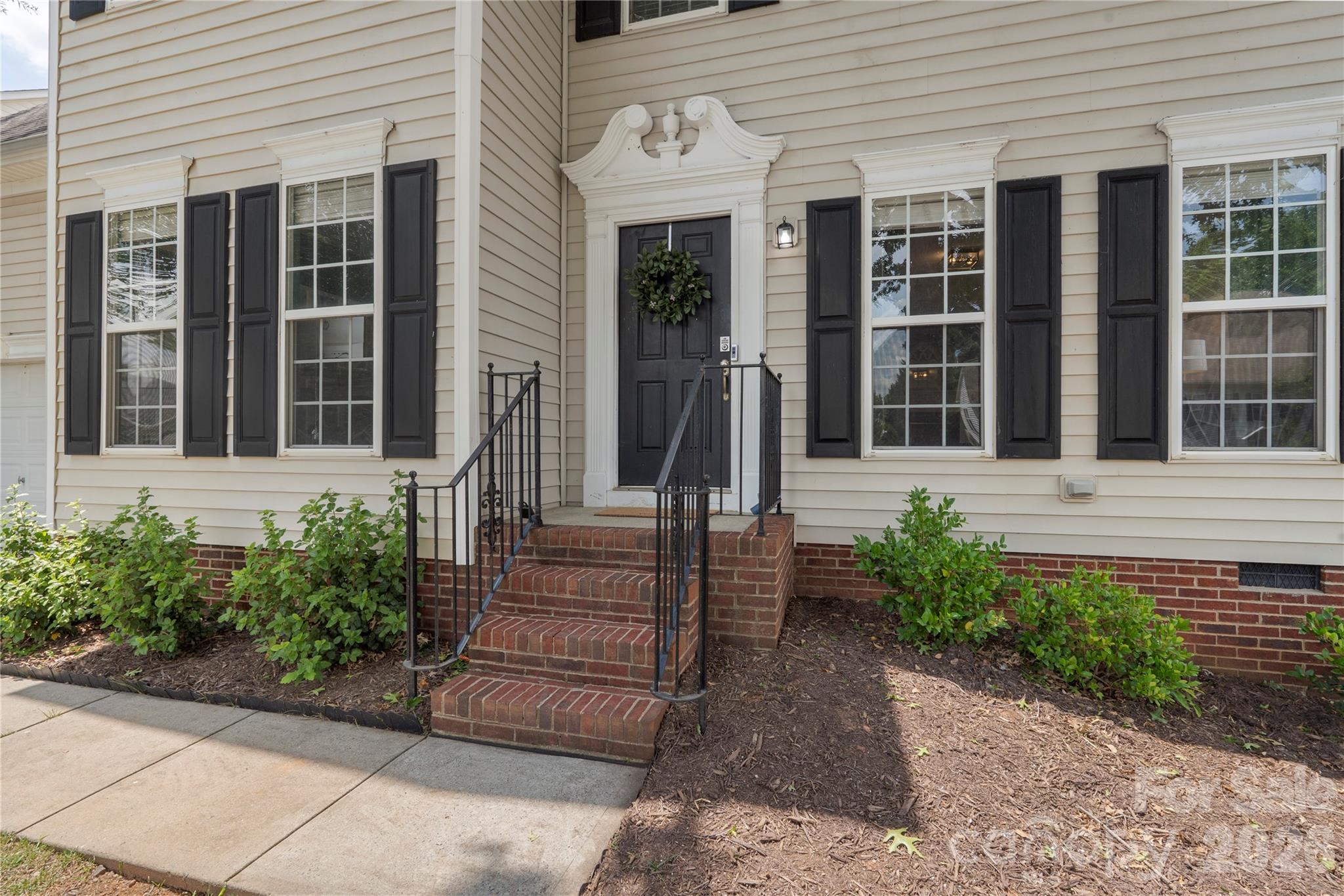 12002 Harmon Lane — Pineville