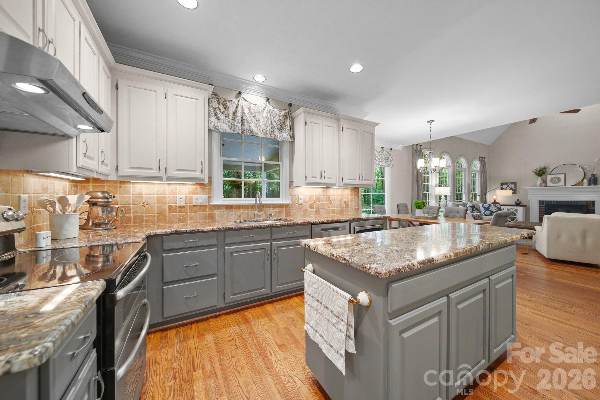 9125 Grove Tree Lane — Huntersville