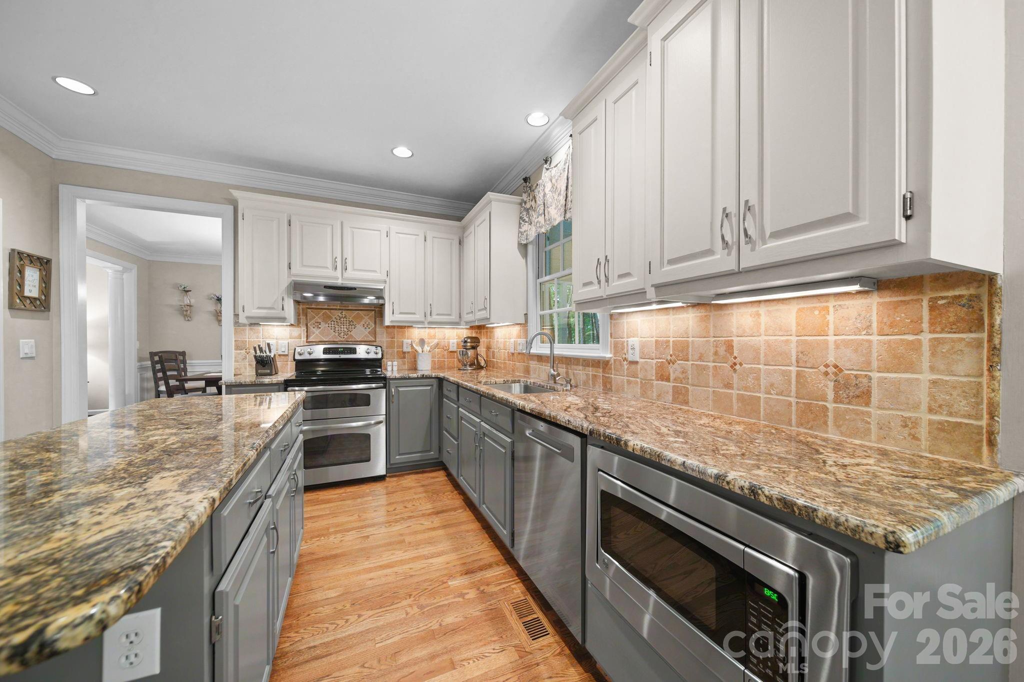 9125 Grove Tree Lane — Huntersville
