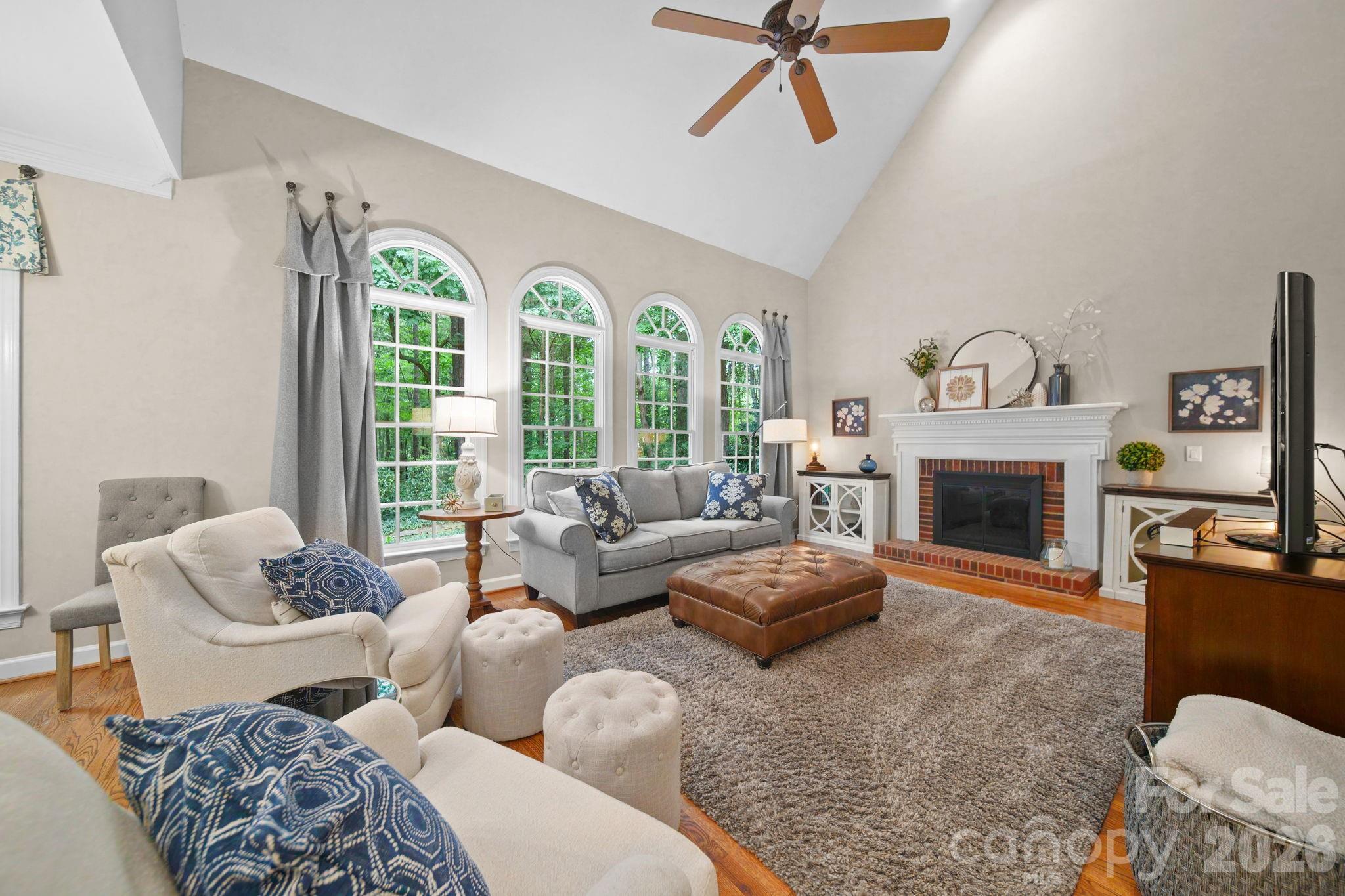 9125 Grove Tree Lane — Huntersville