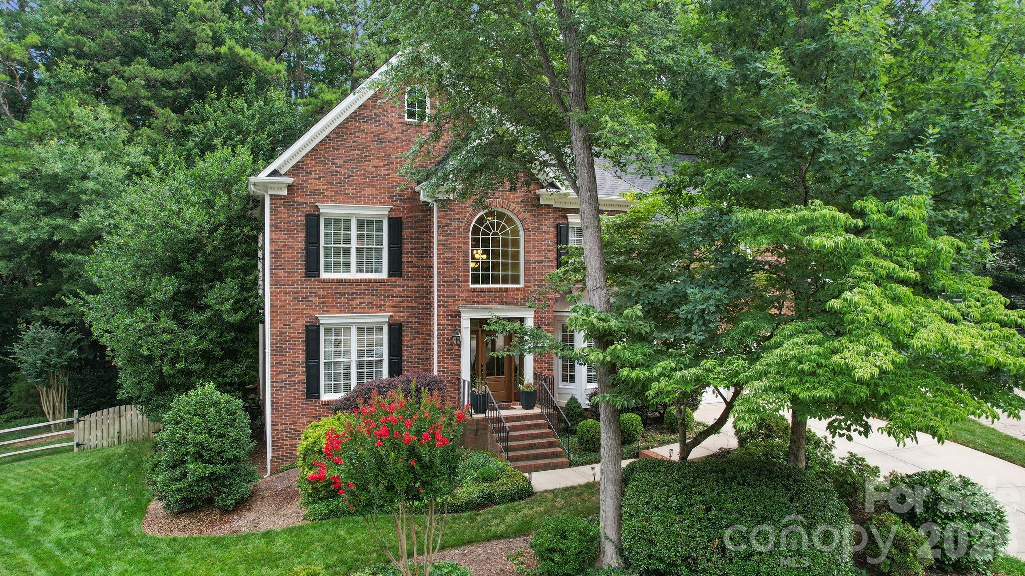 9125 Grove Tree Lane — Huntersville
