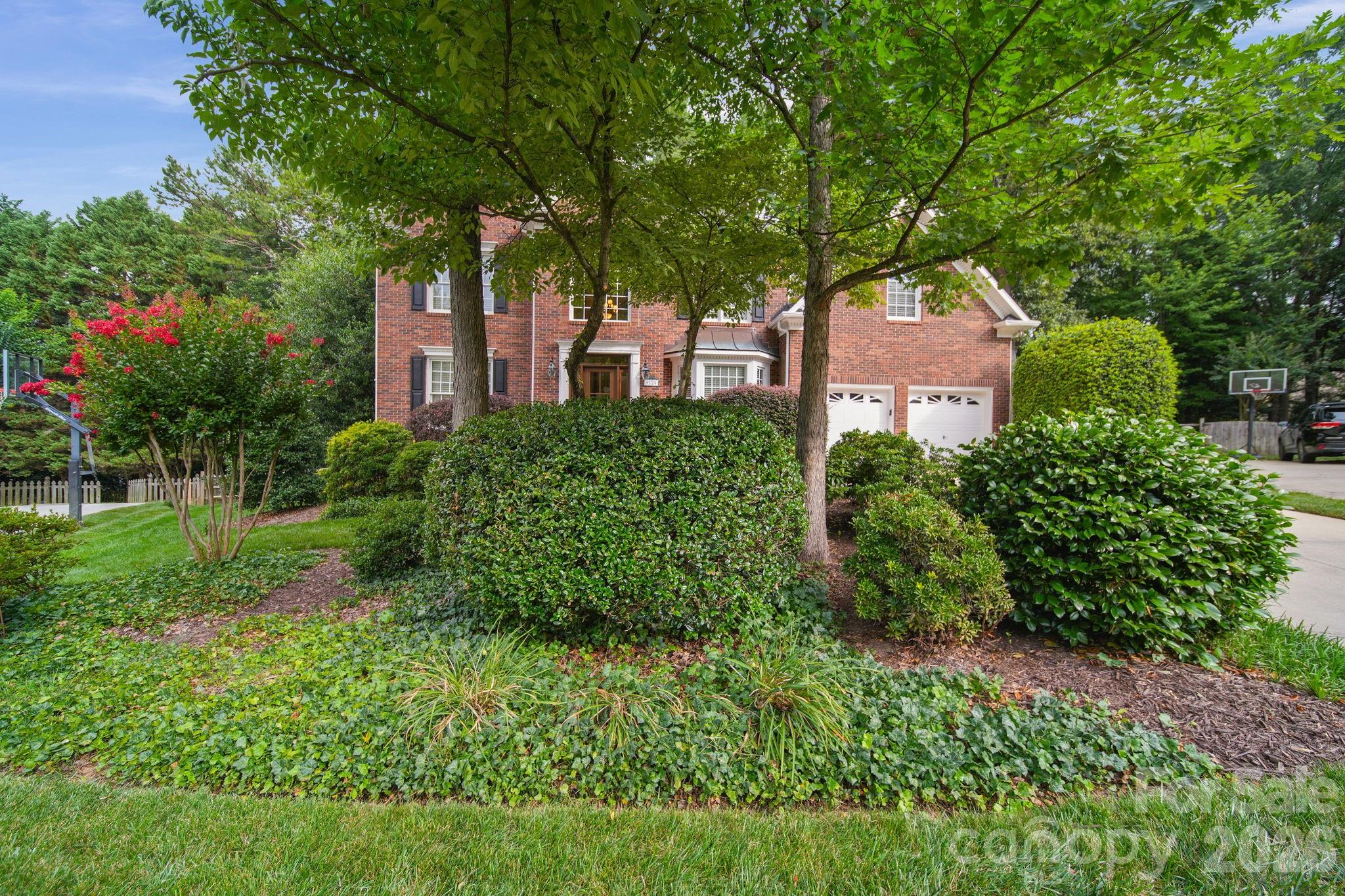 9125 Grove Tree Lane — Huntersville