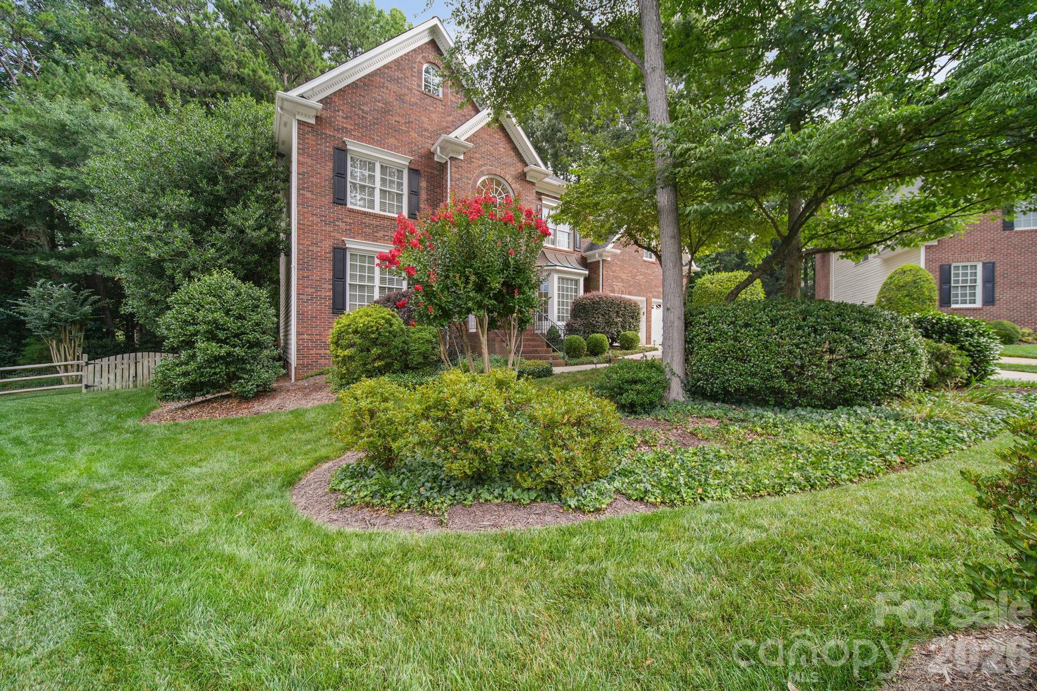 9125 Grove Tree Lane — Huntersville