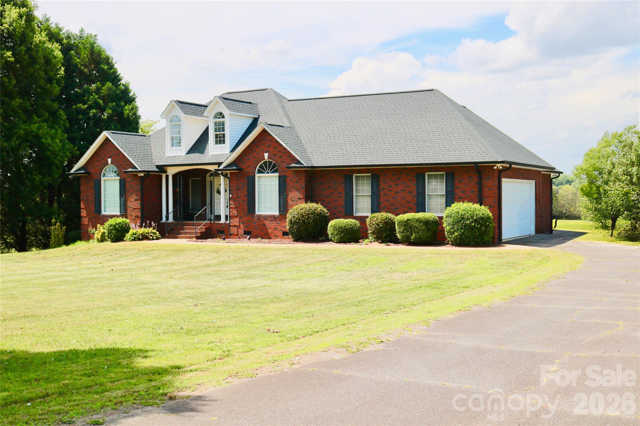 349 Murdock Road — Troutman