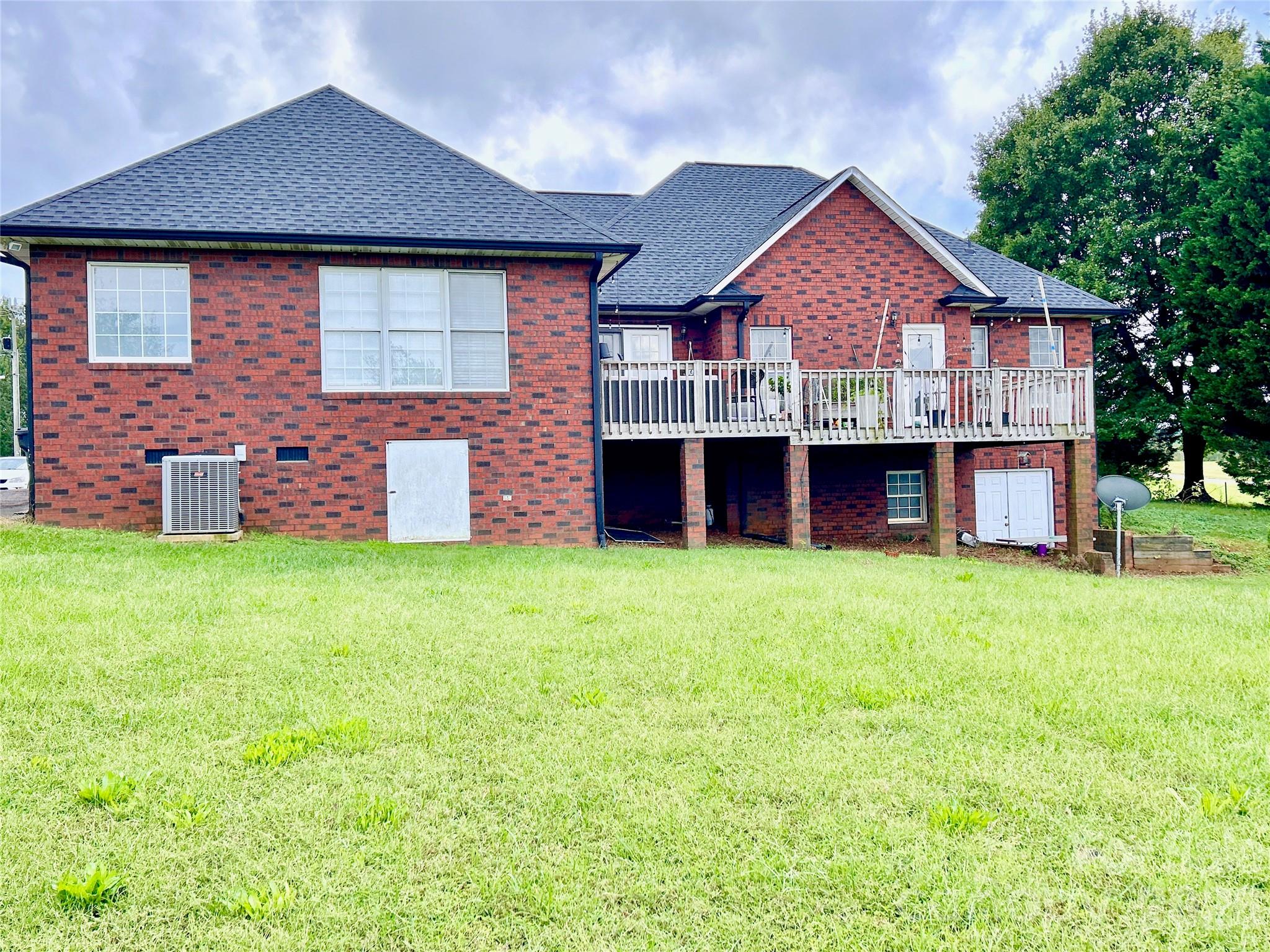349 Murdock Road — Troutman