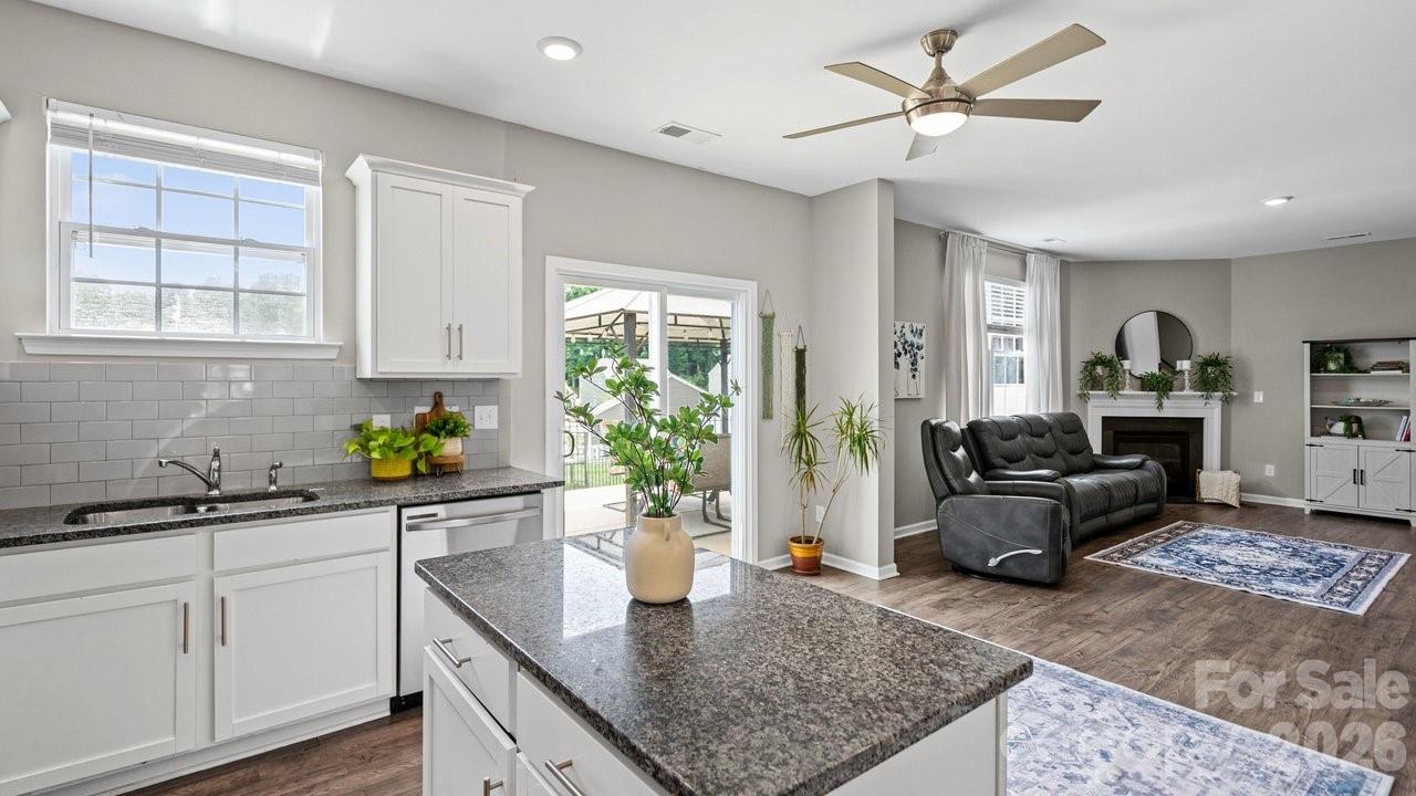 179 Atwater Landing Drive — Mooresville