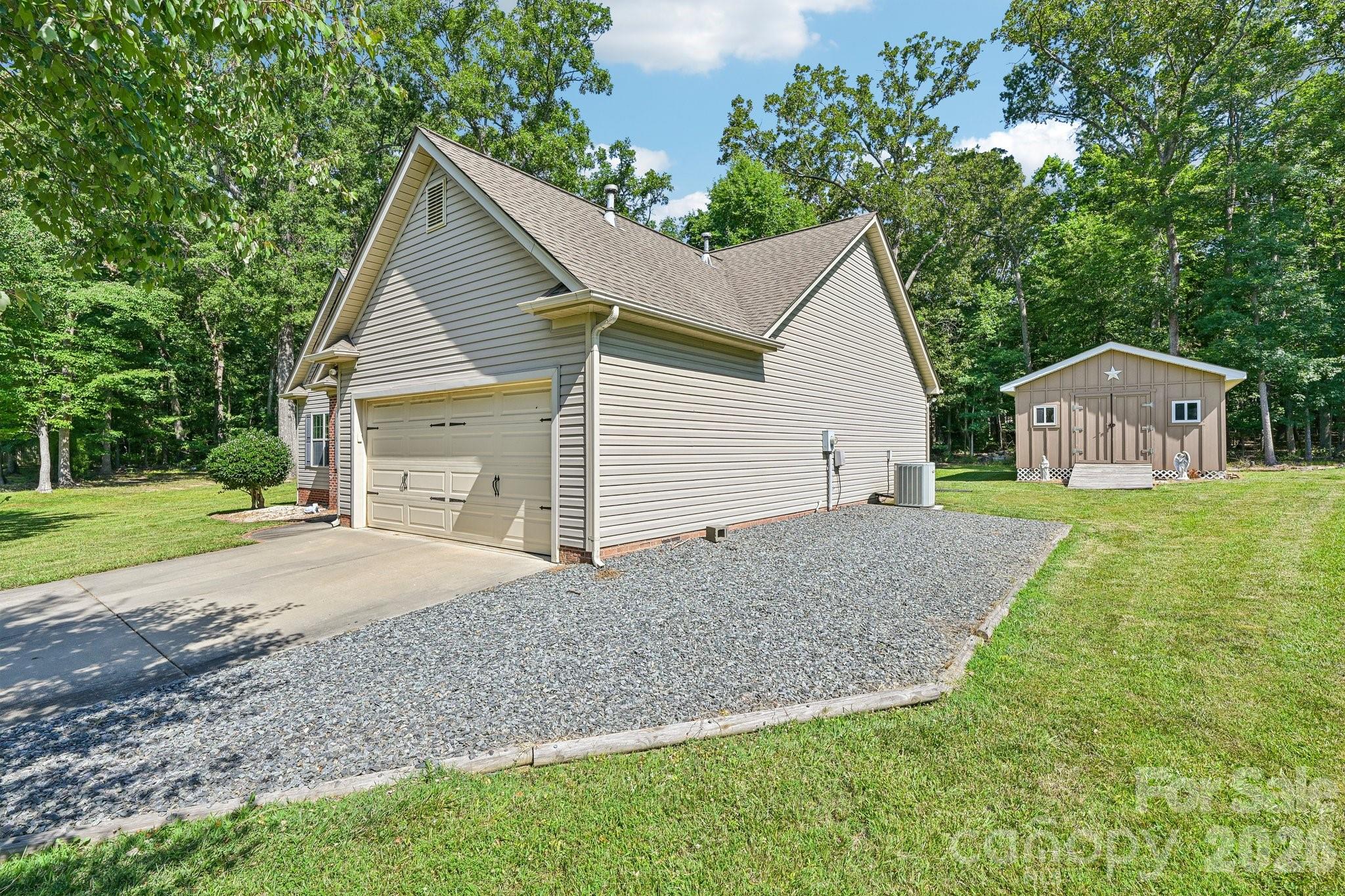 624 Hunley Street — Monroe