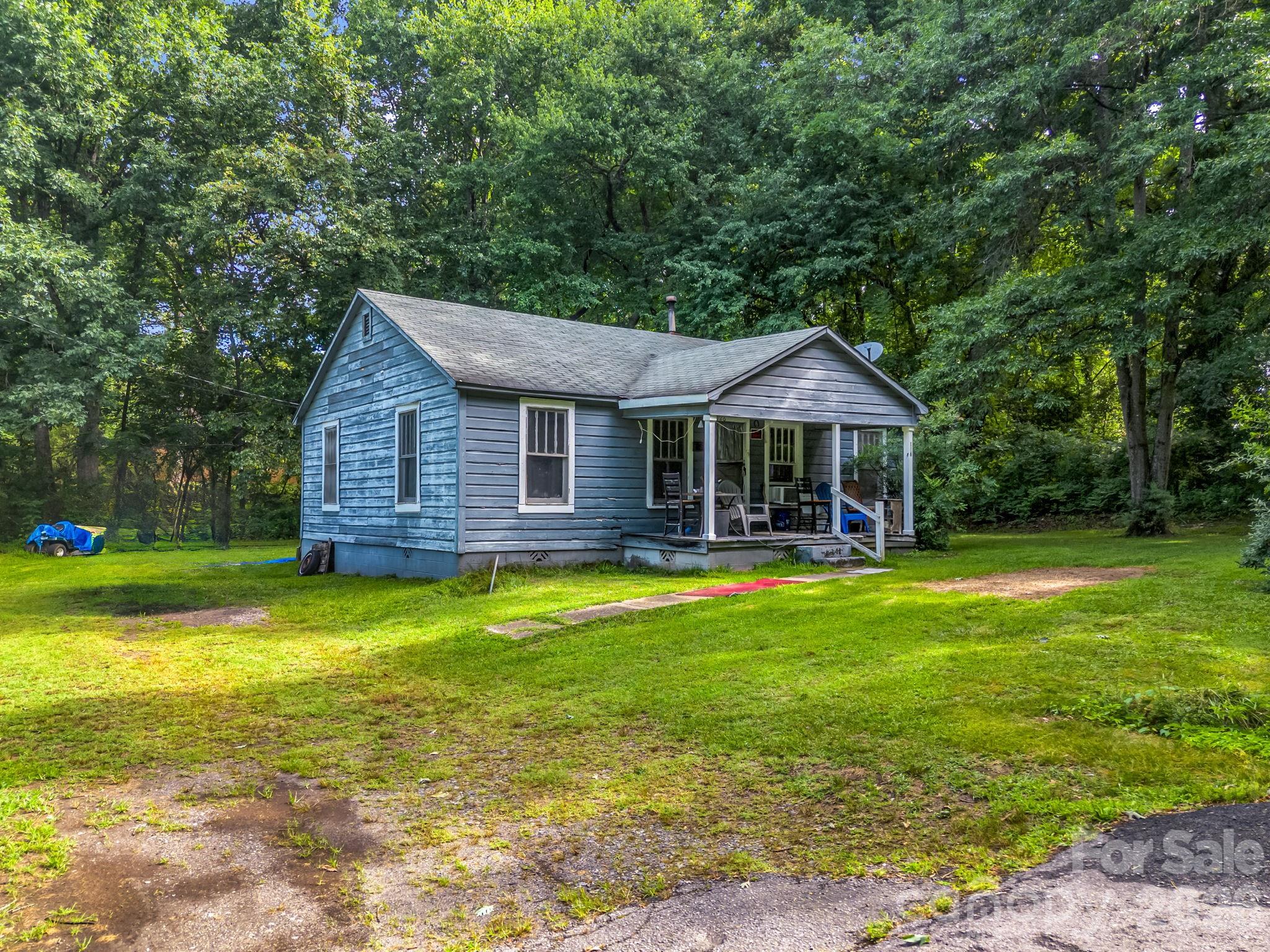 126 Bittle Street — Forest City