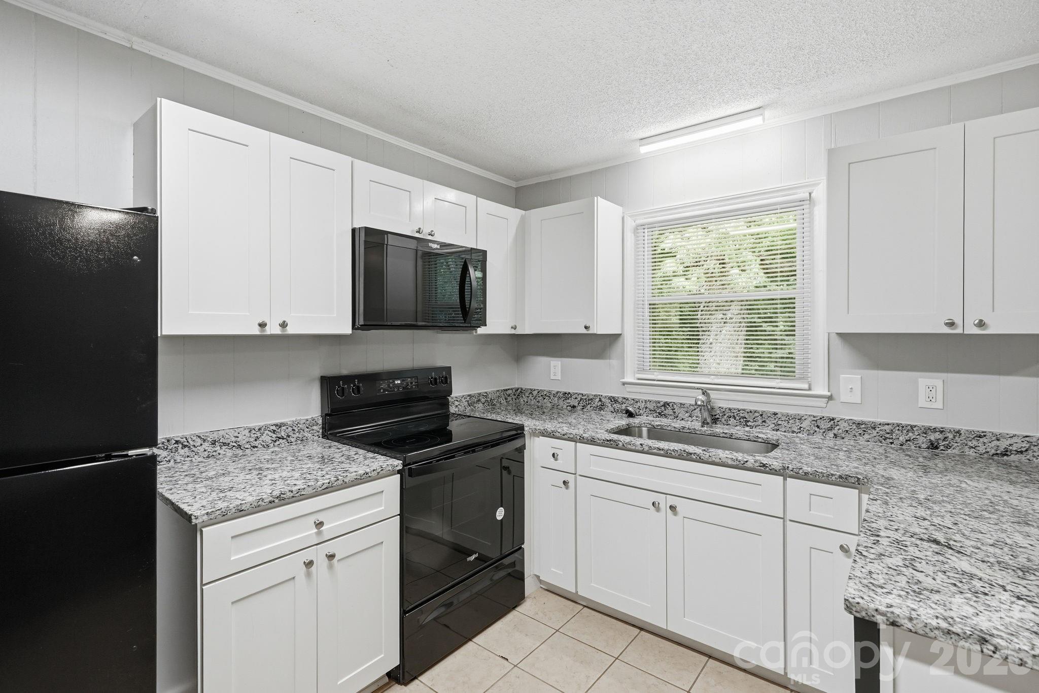 5008 Sea Oates Lane — Bessemer City