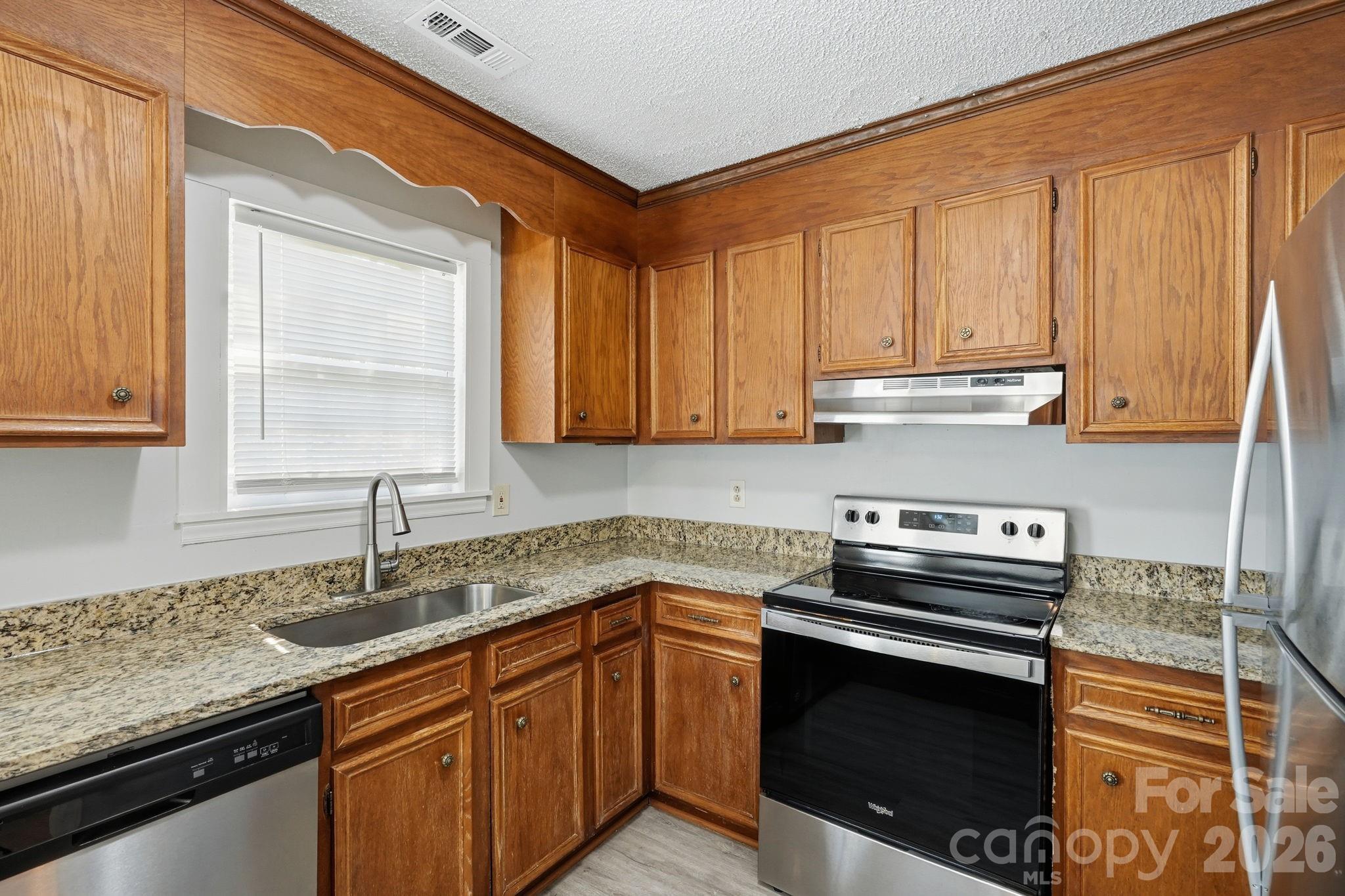 11813 Moonridge Drive — Charlotte